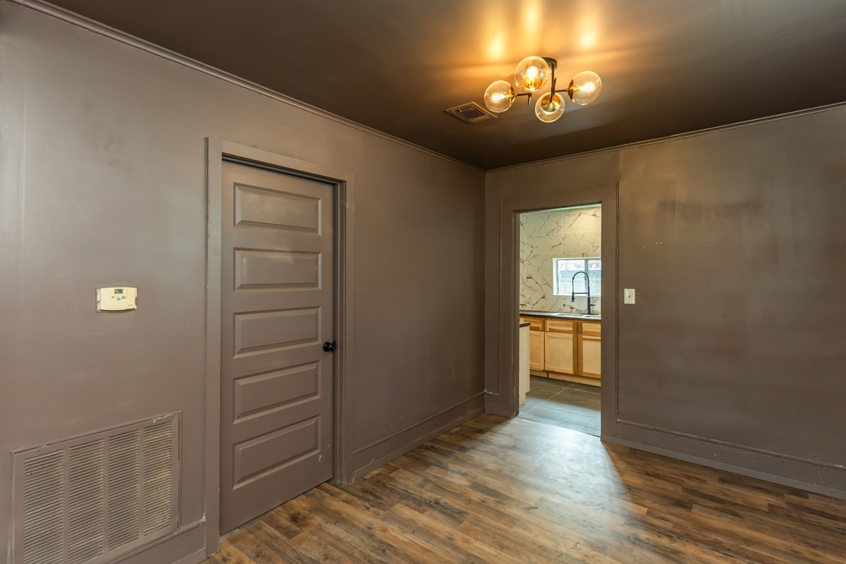 8265 Mclean Street Property Photo 6