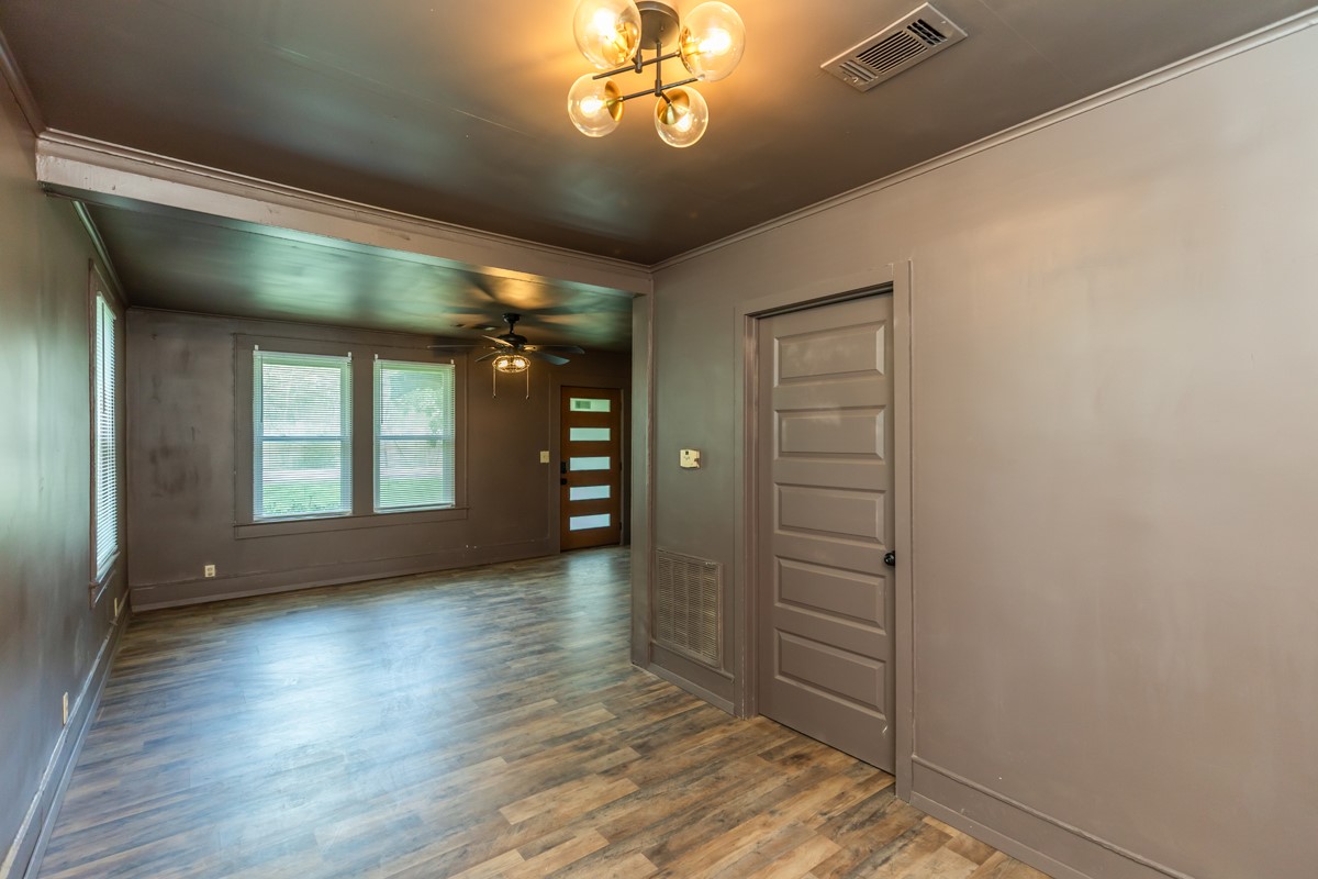 8265 Mclean Street Property Photo 7
