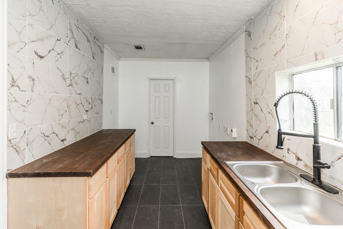 8265 Mclean Street Property Photo 10