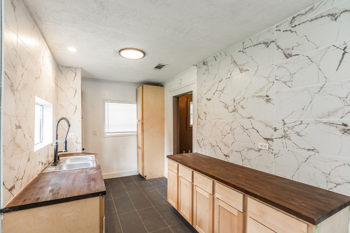 8265 Mclean Street Property Photo 13