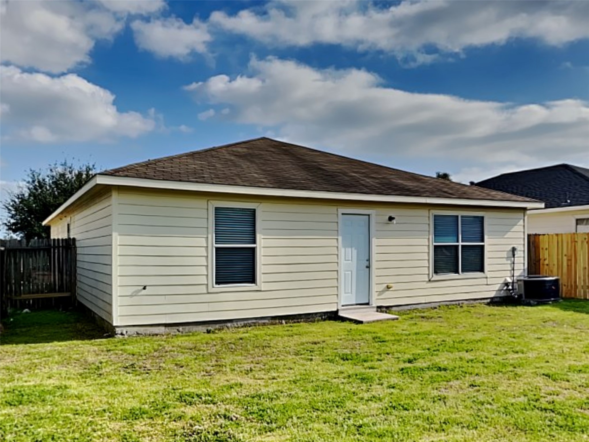 4410 Nueces River Loop Property Photo 19