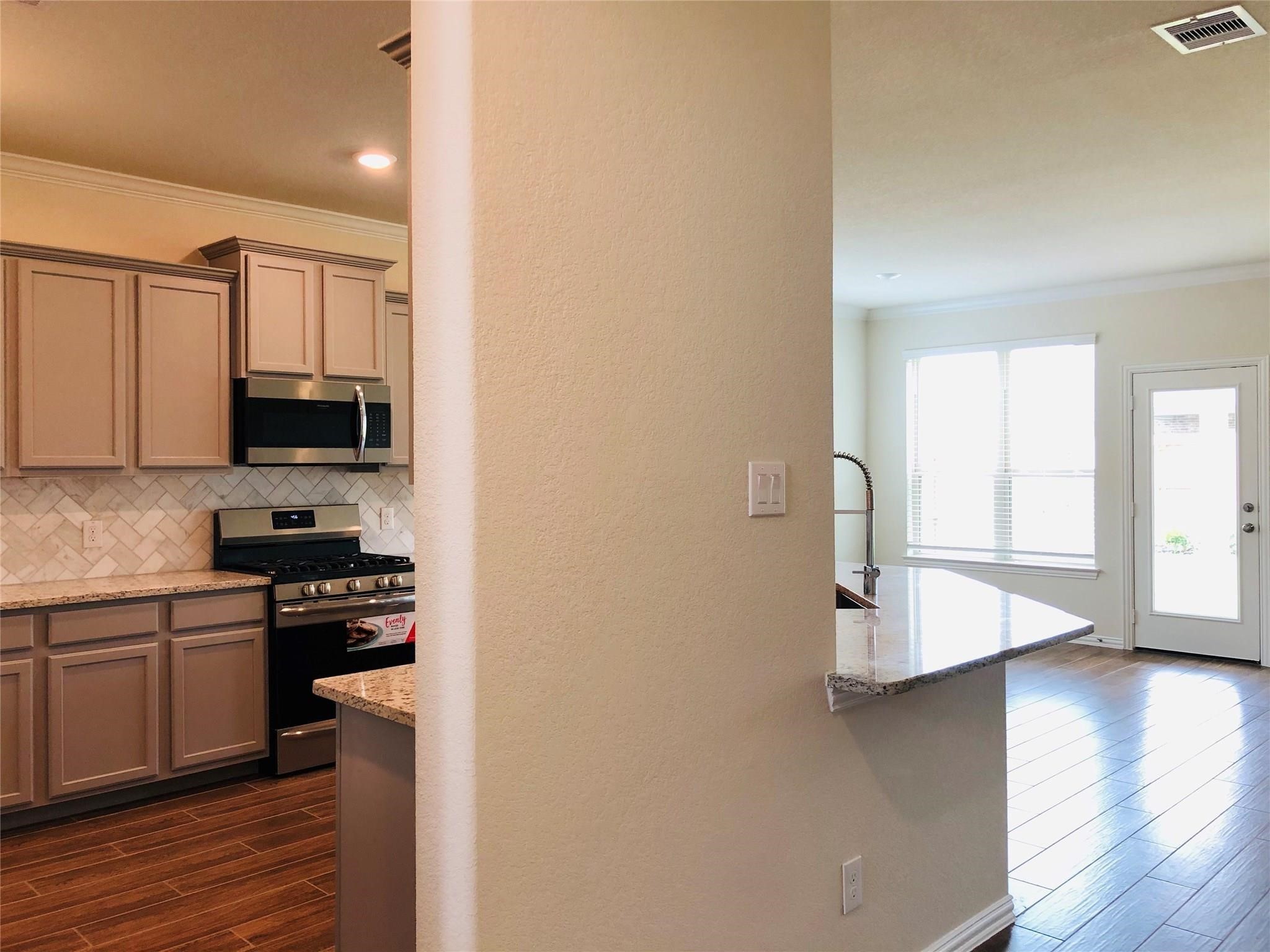 28619 Monarch Cliffs Drive Property Photo 14