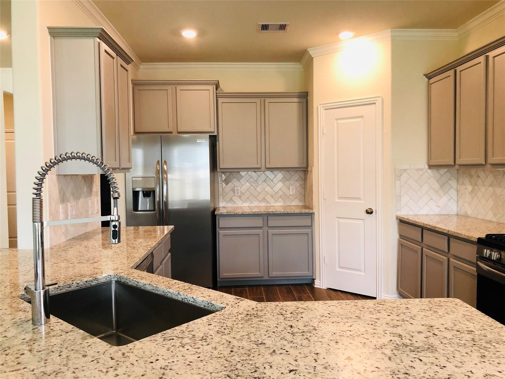 28619 Monarch Cliffs Drive Property Photo 15