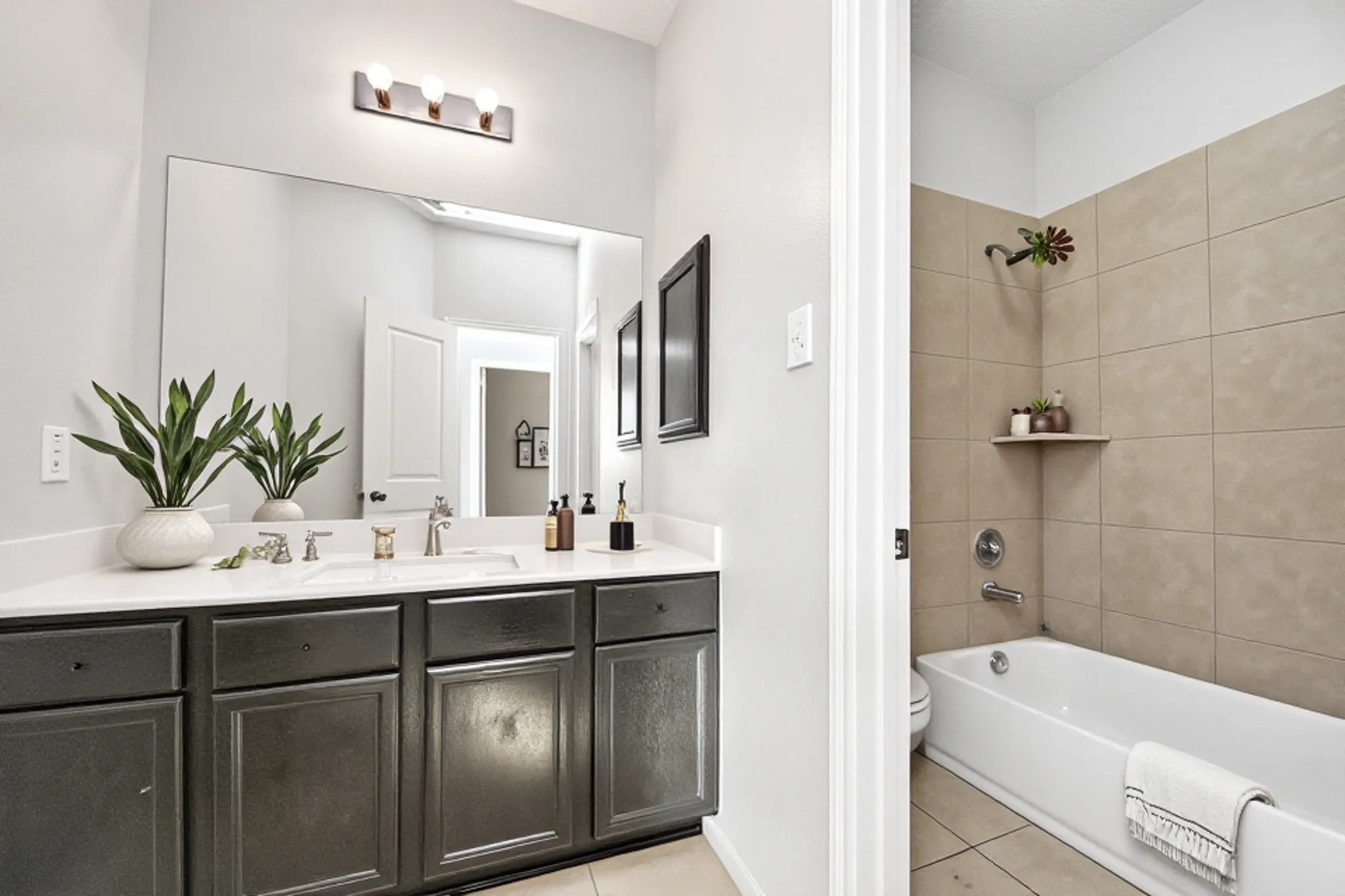 20610 Arrow Falls Lane Property Photo 16