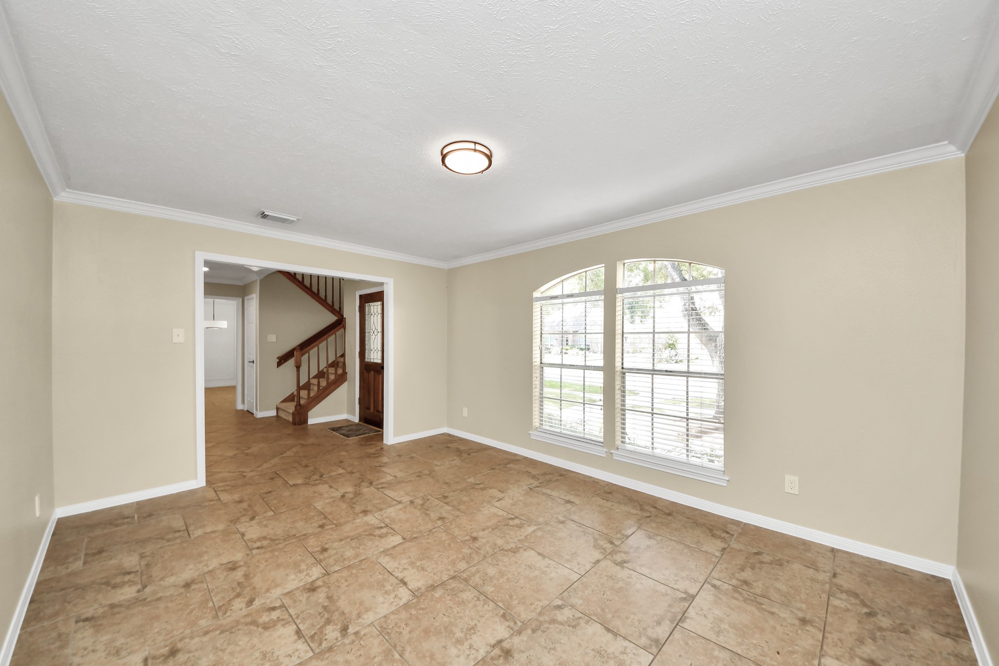 2502 Fairwind Drive Property Photo 8