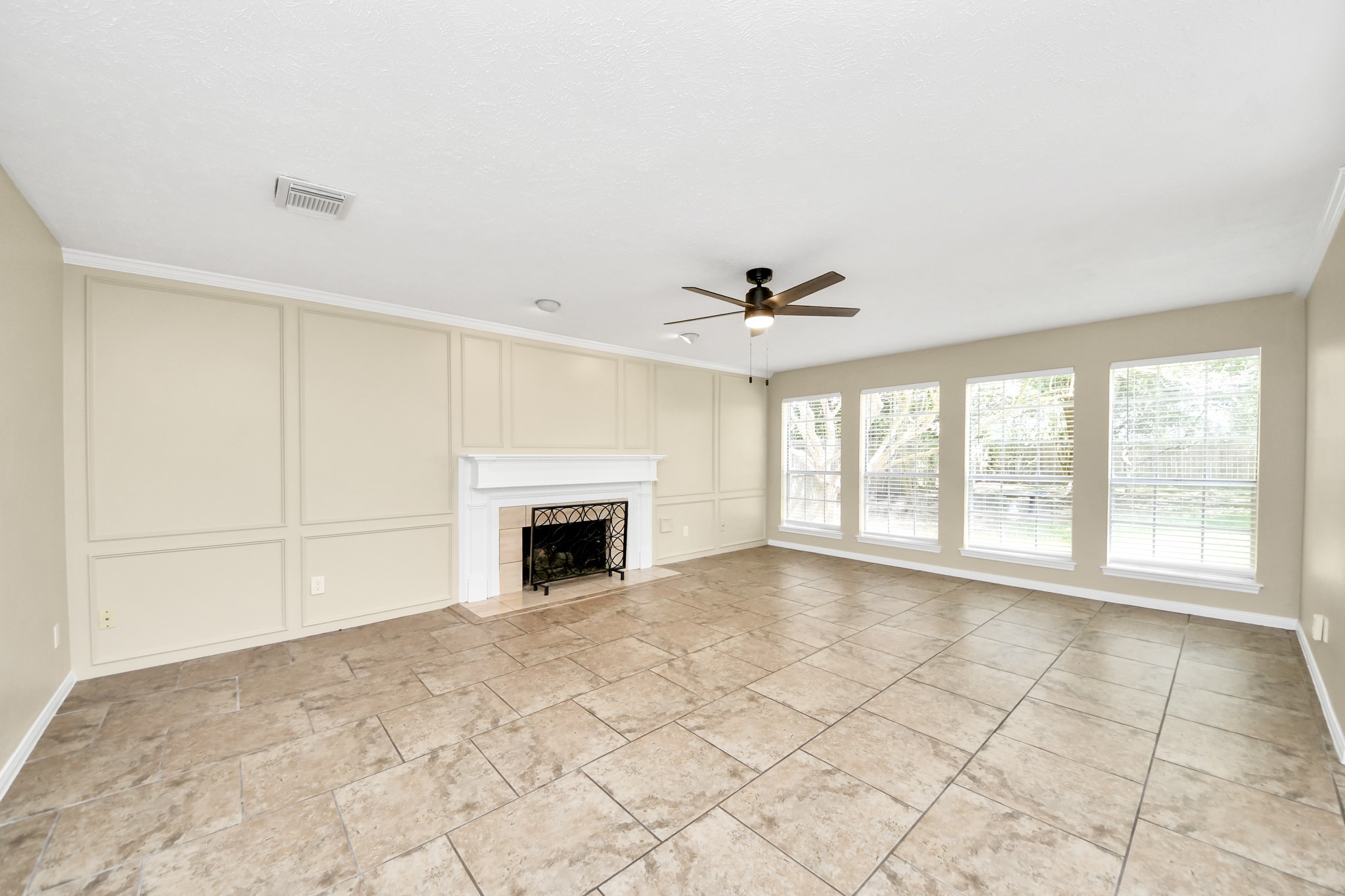 2502 Fairwind Drive Property Photo 13