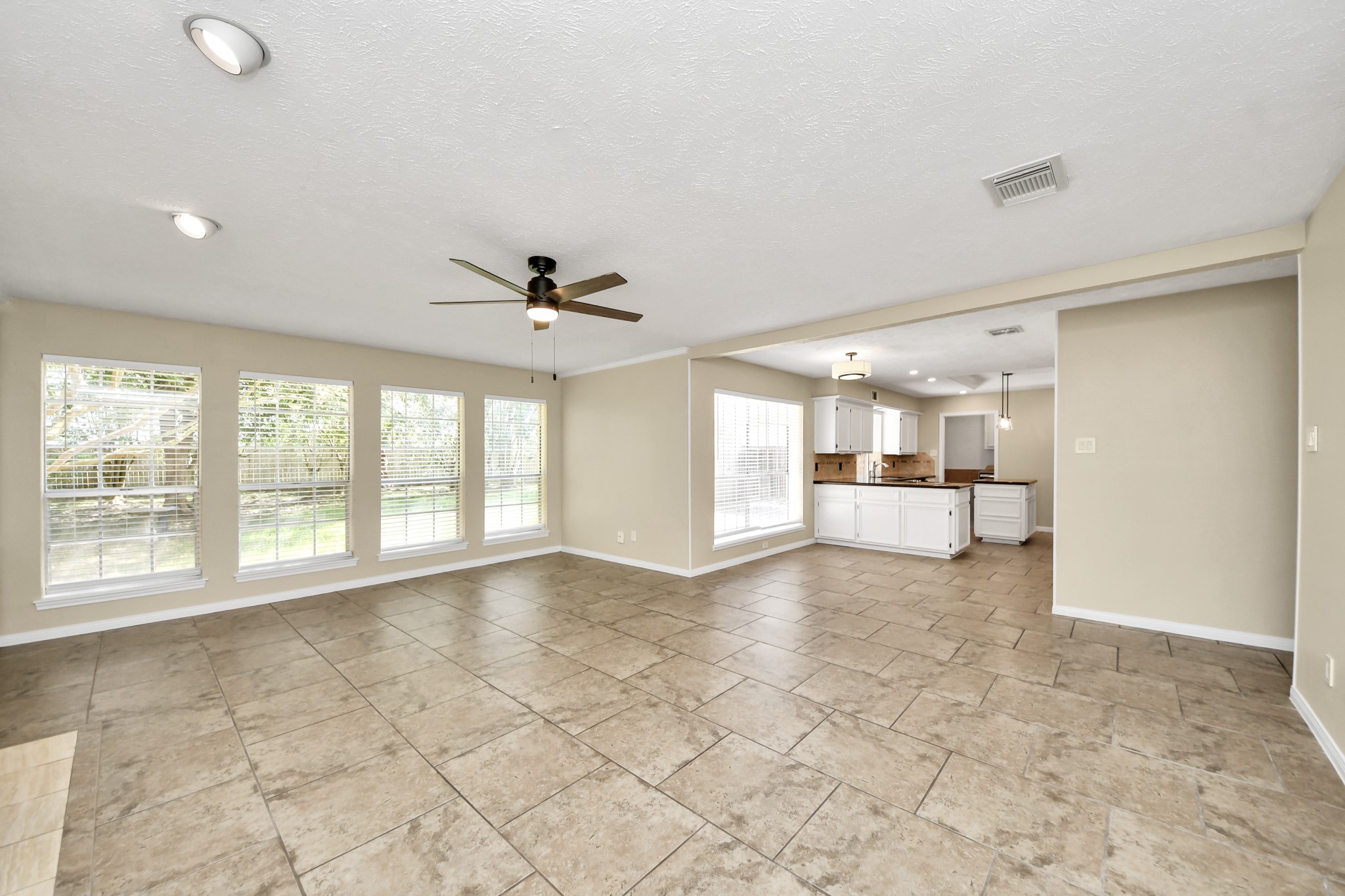 2502 Fairwind Drive Property Photo 15