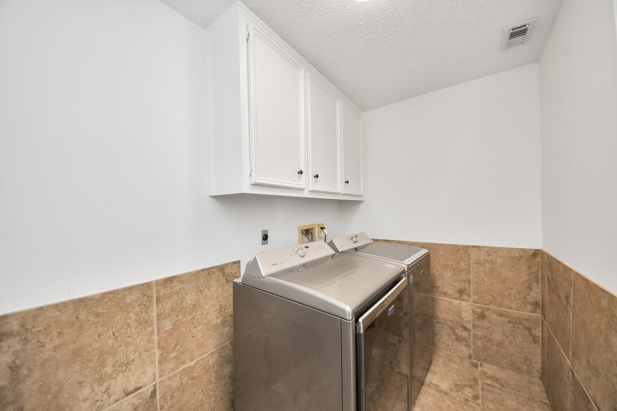 2502 Fairwind Drive Property Photo 21