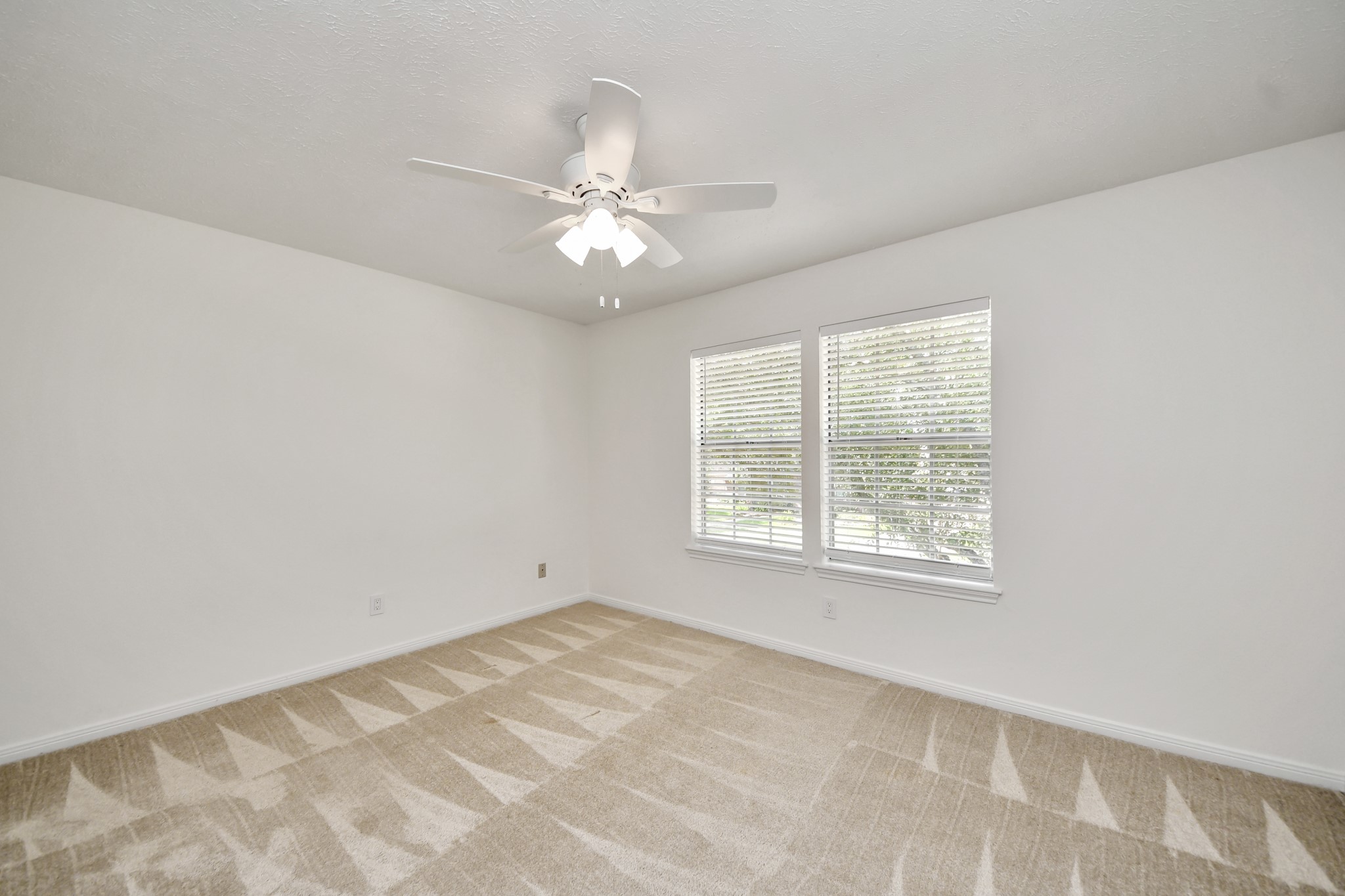 2502 Fairwind Drive Property Photo 24