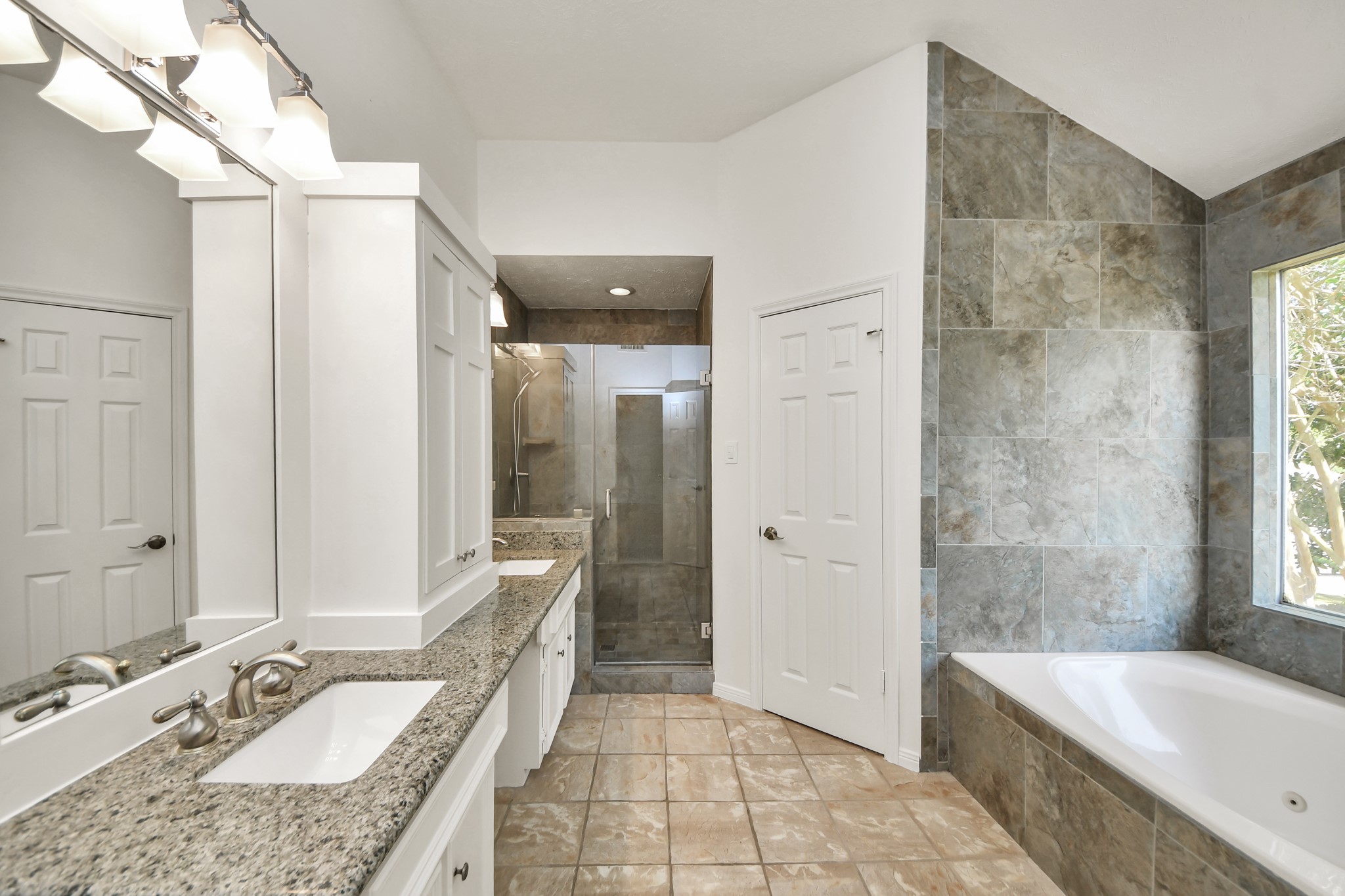 2502 Fairwind Drive Property Photo 36