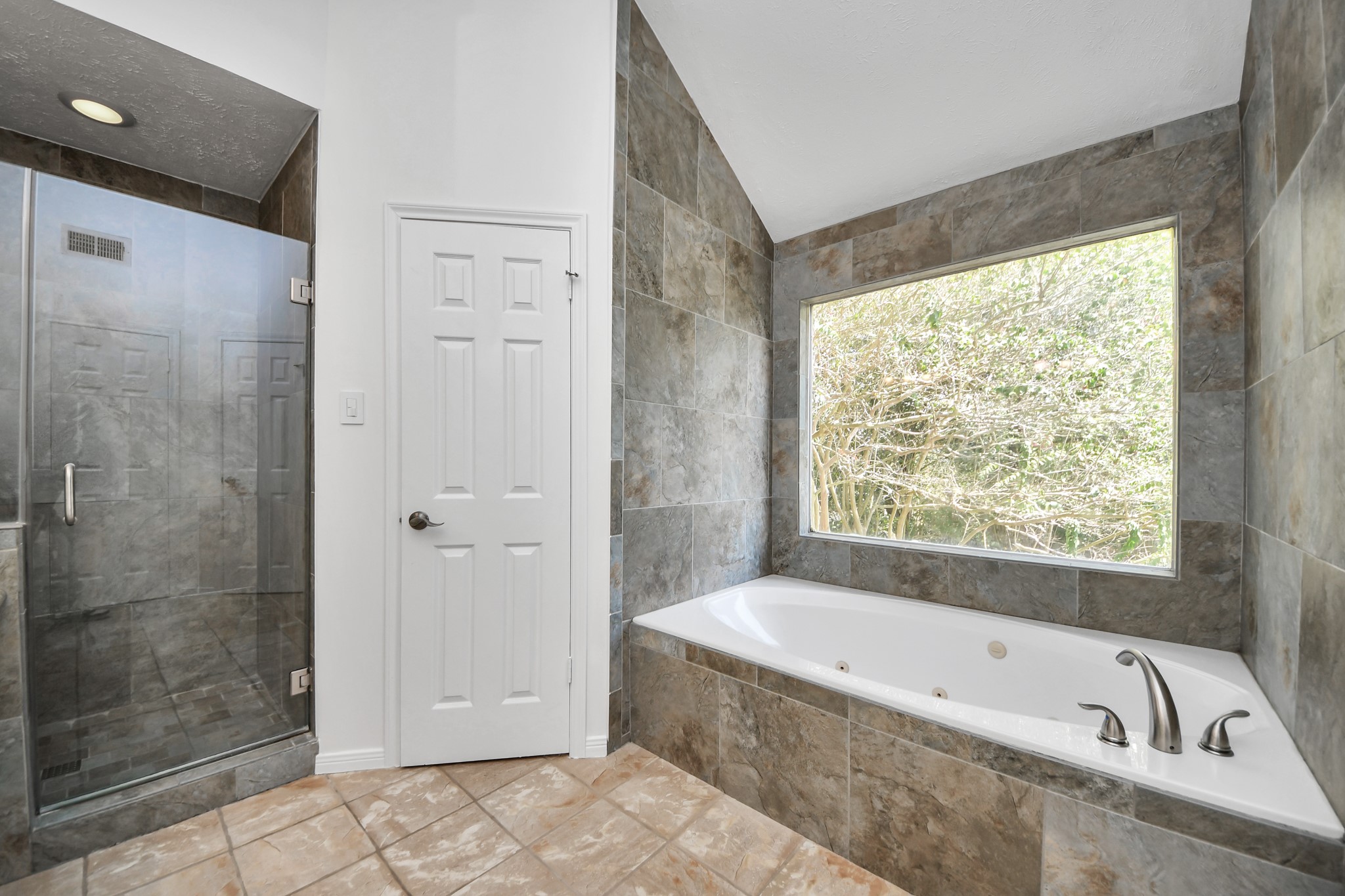 2502 Fairwind Drive Property Photo 38