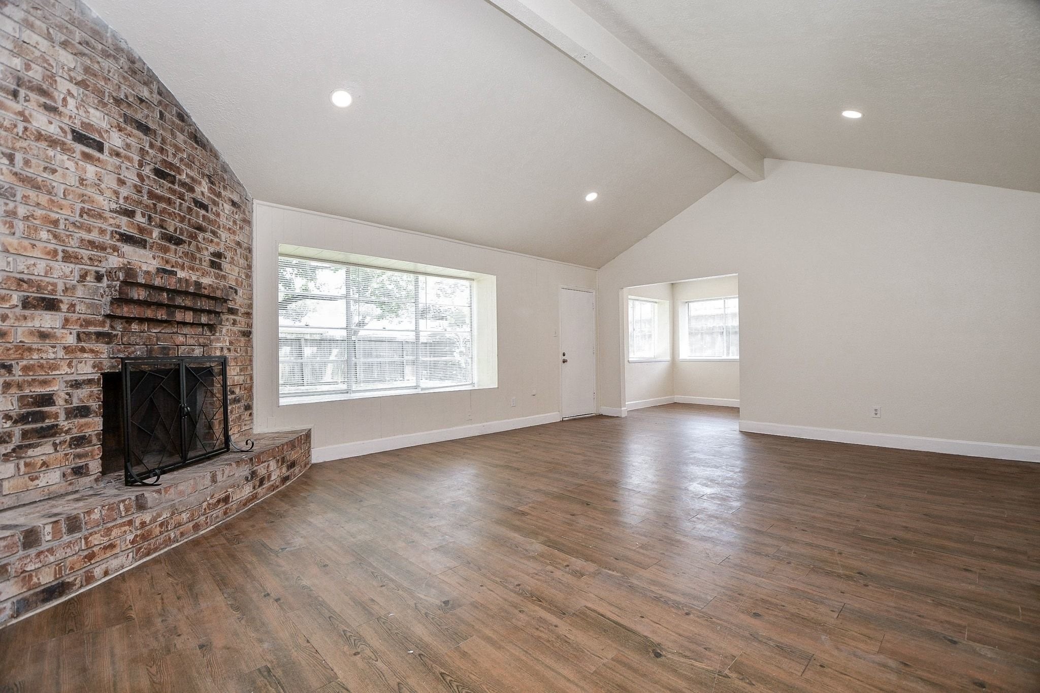 506 Dalewood Drive Property Photo 3