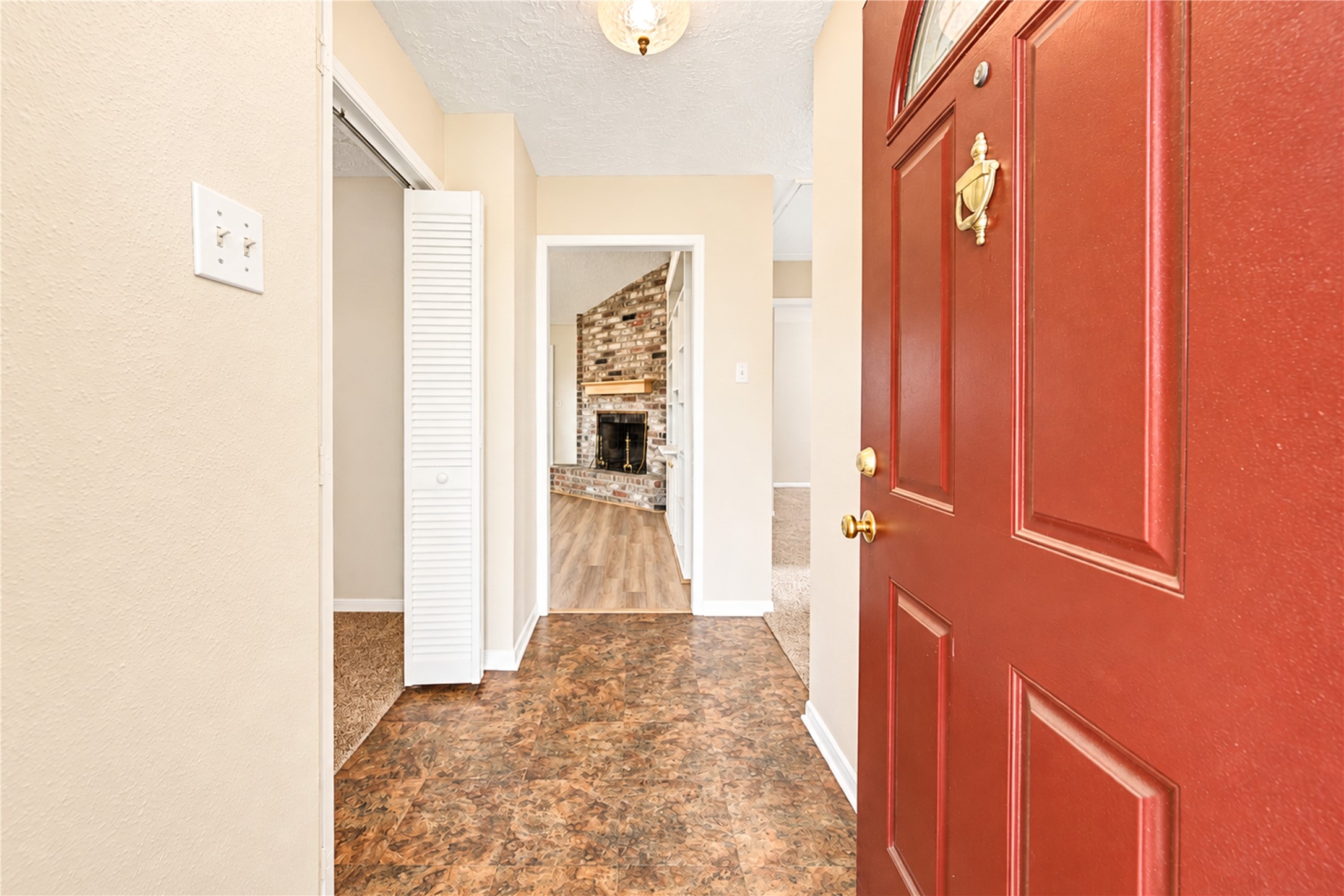 12230 Meadowdale Drive Property Photo 4