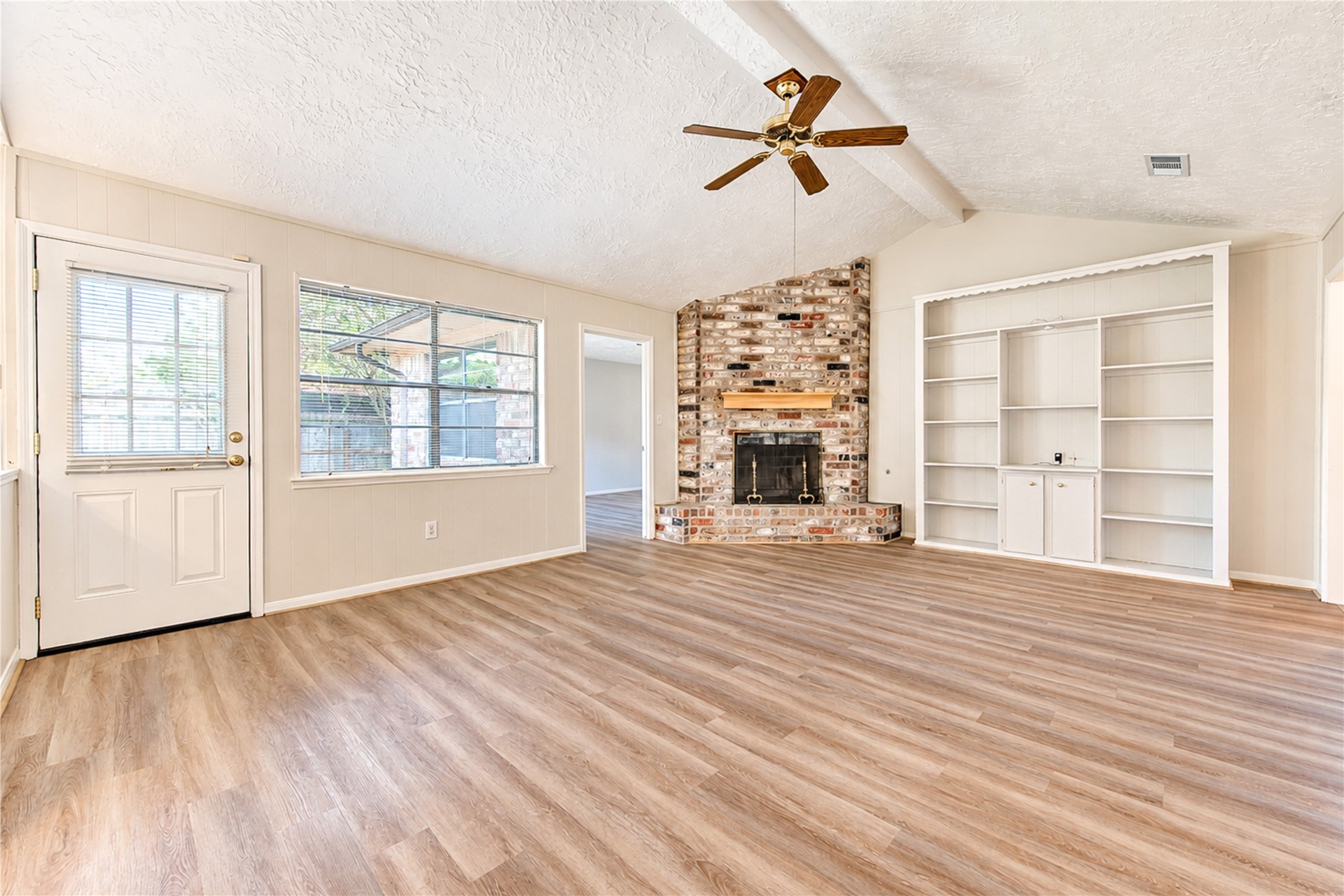 12230 Meadowdale Drive Property Photo 6