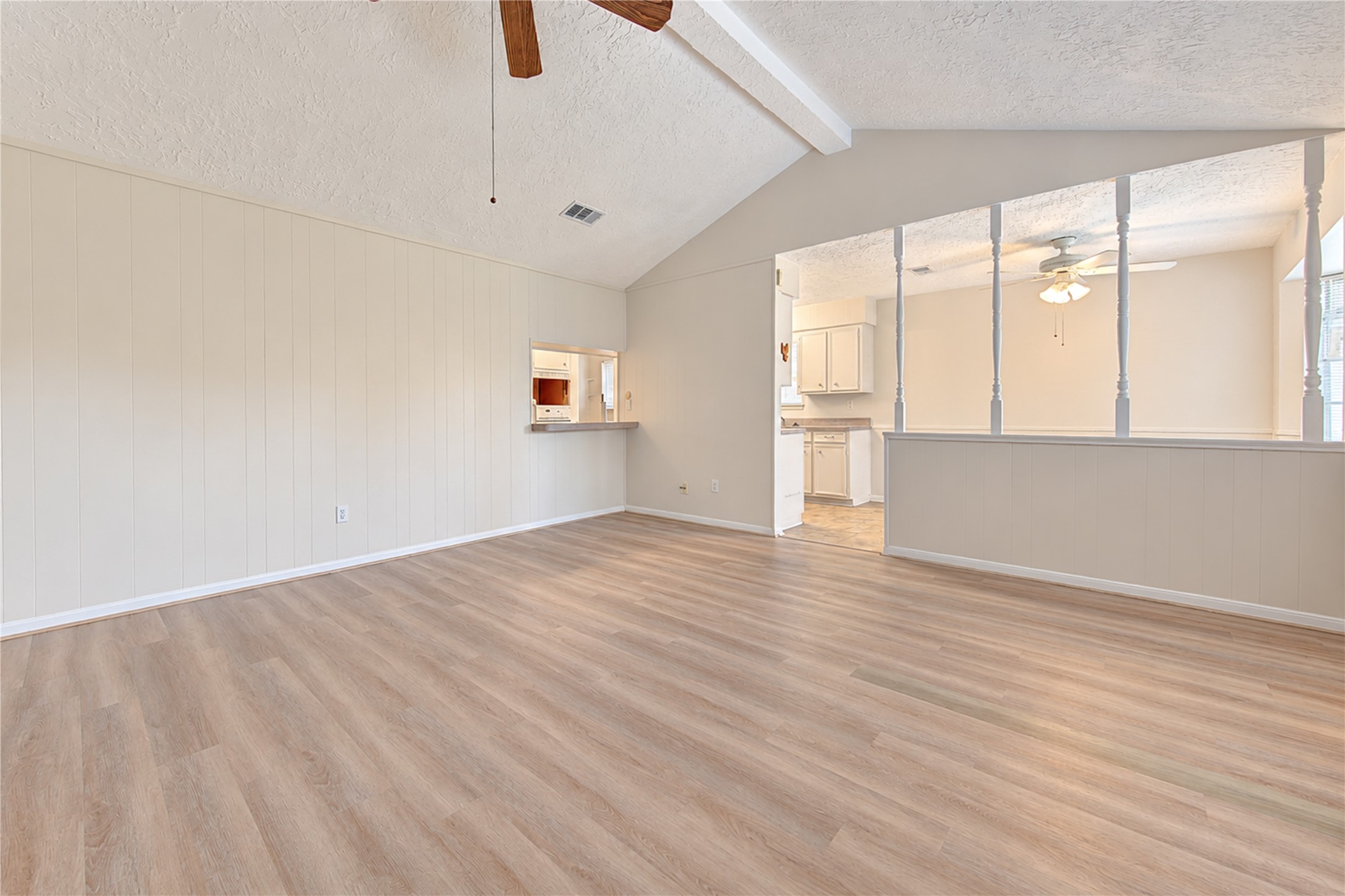 12230 Meadowdale Drive Property Photo 8