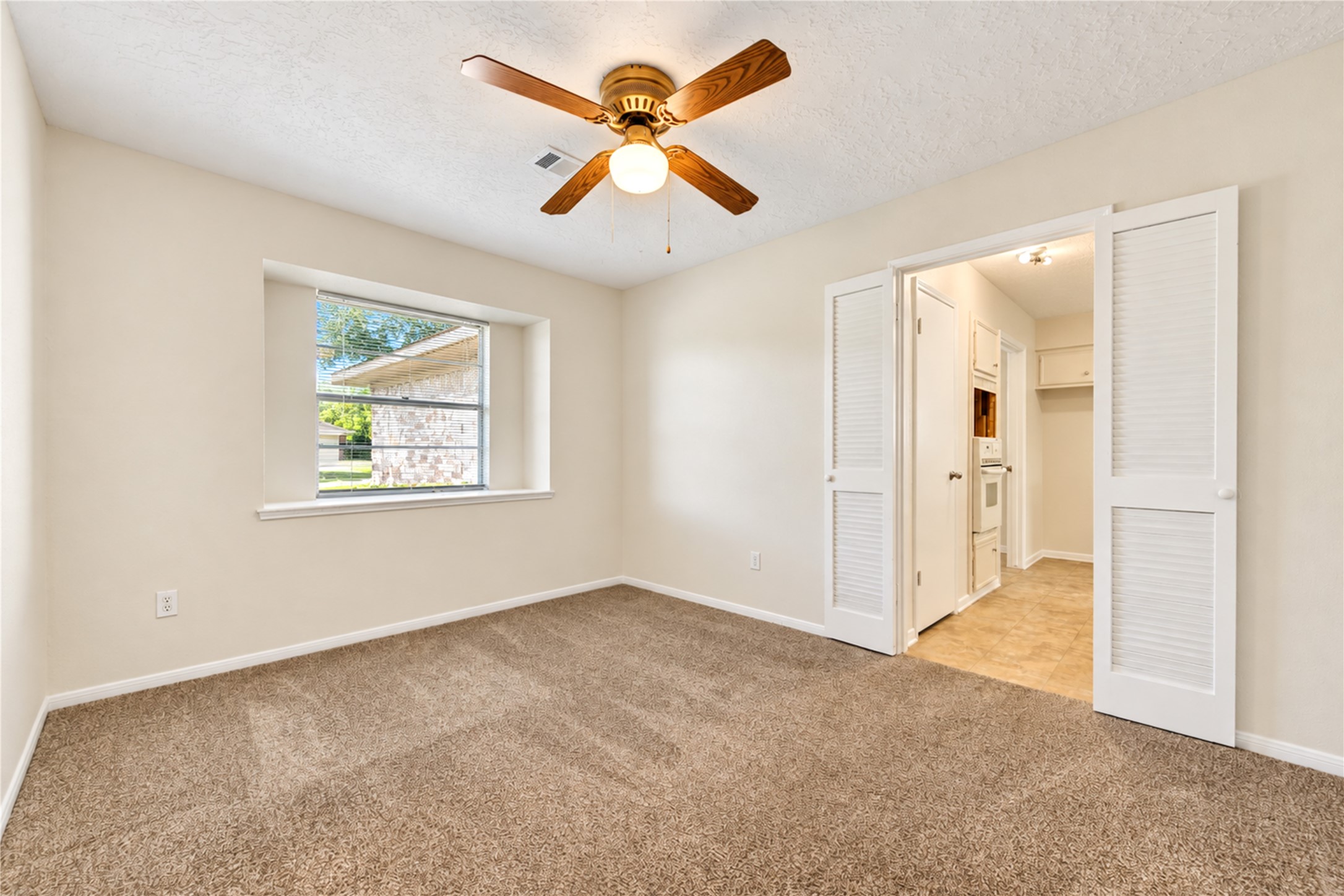 12230 Meadowdale Drive Property Photo 15