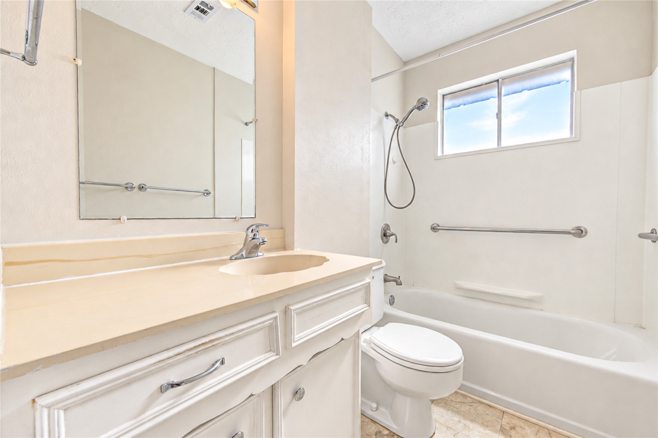 12230 Meadowdale Drive Property Photo 22