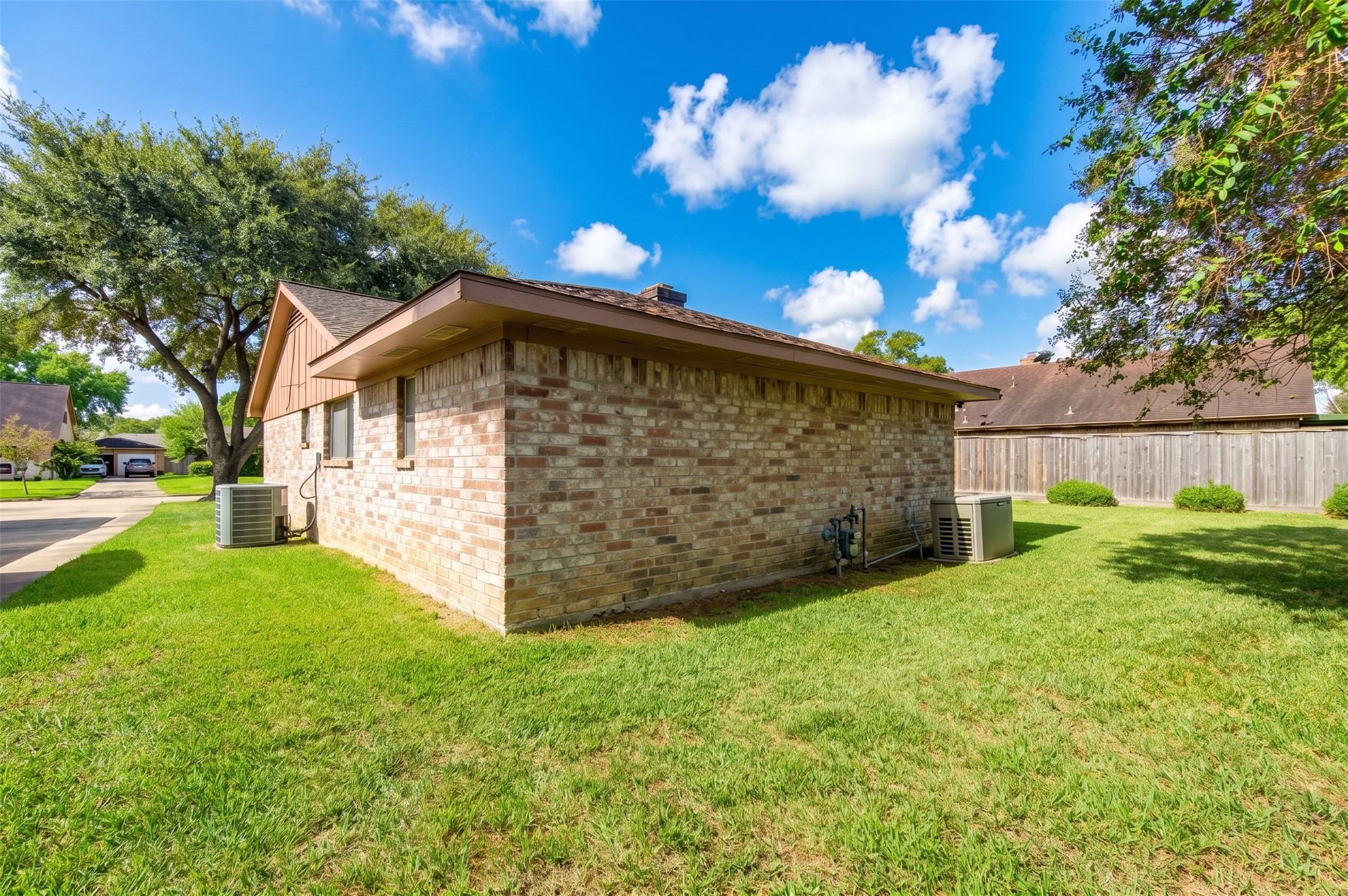 12230 Meadowdale Drive Property Photo 25