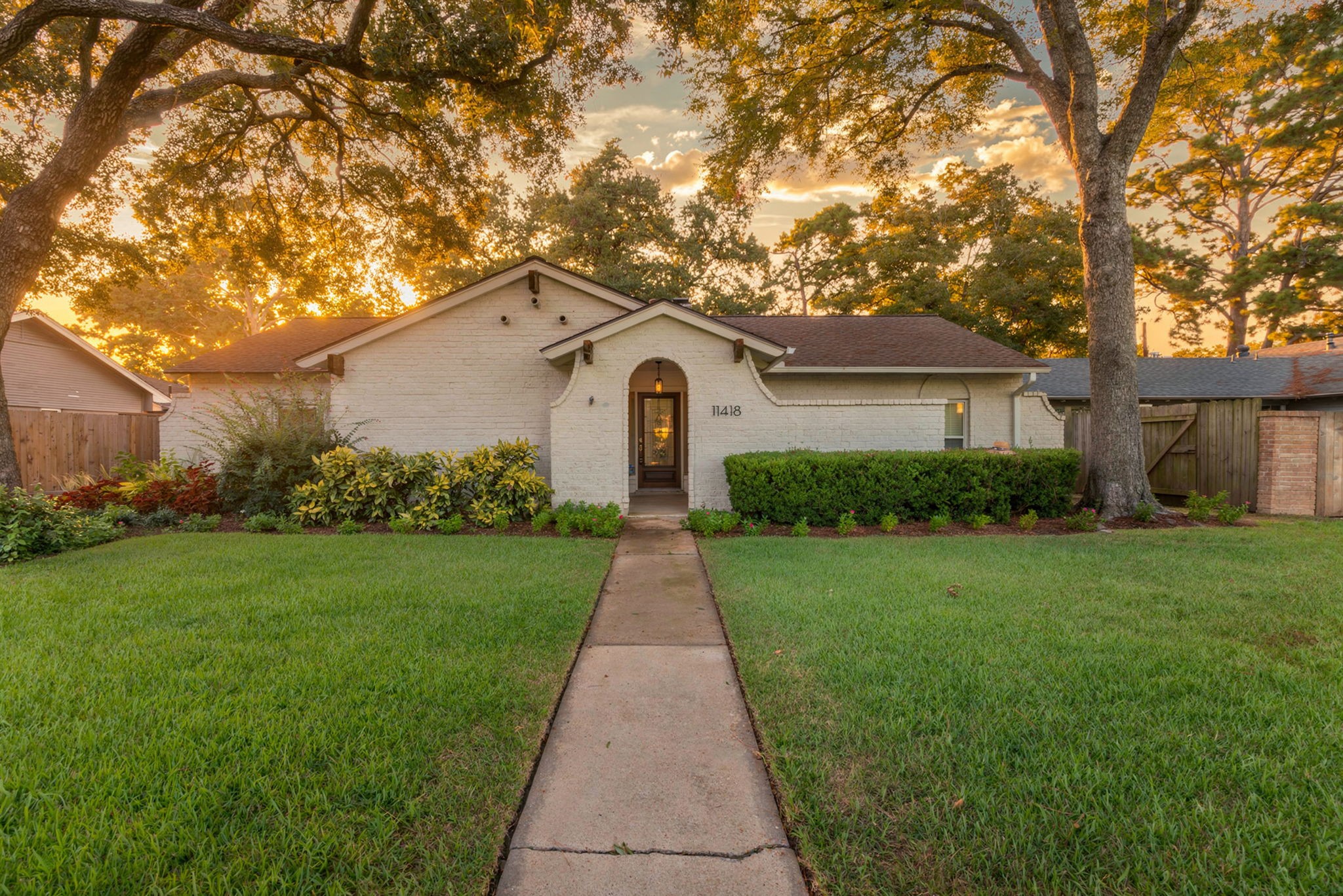 11418 Valley Stream Drive Property Photo 4