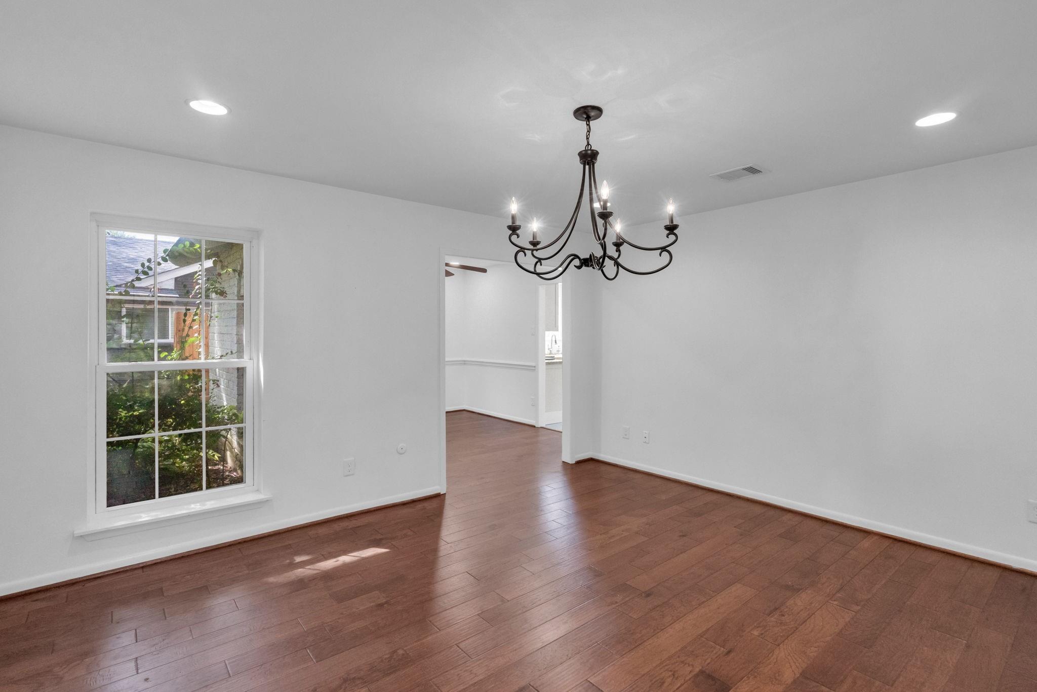 11418 Valley Stream Drive, Houston Tx 77043 Property Photo 8