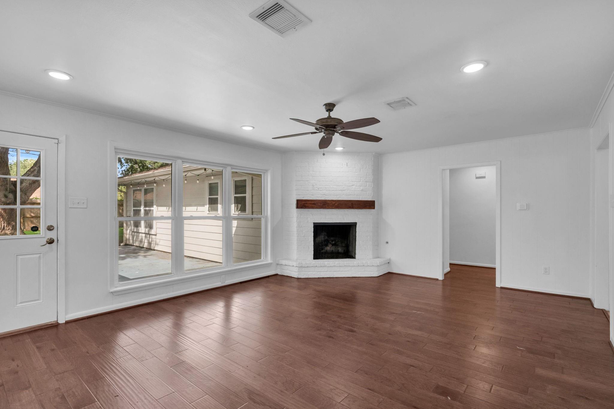 11418 Valley Stream Drive, Houston Tx 77043 Property Photo 17