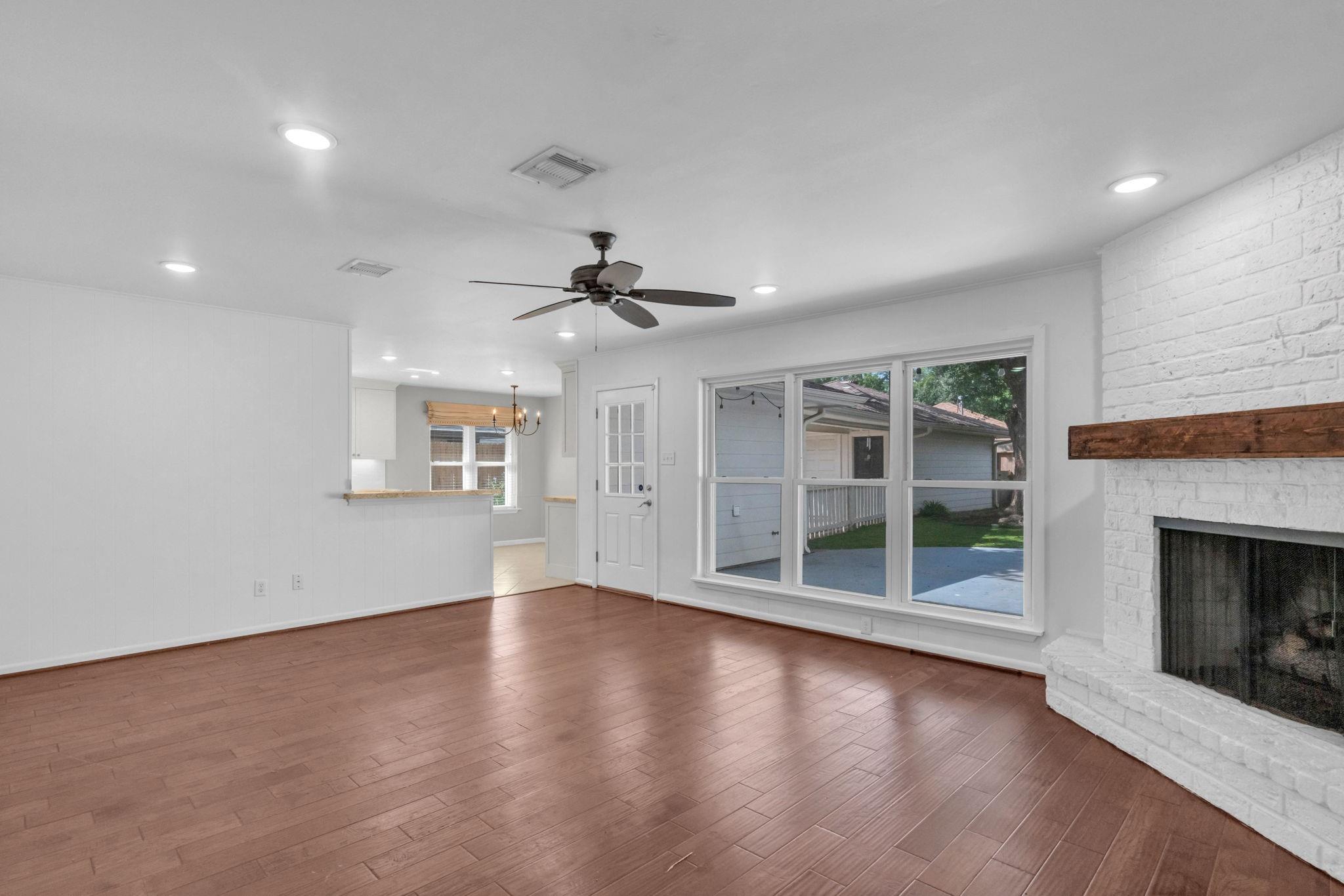 11418 Valley Stream Drive, Houston Tx 77043 Property Photo 18