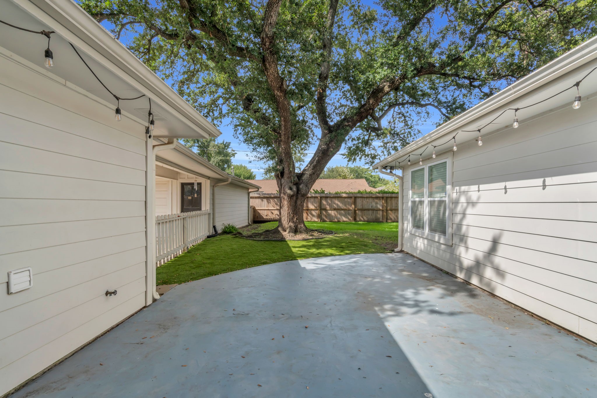 11418 Valley Stream Drive Property Photo 33