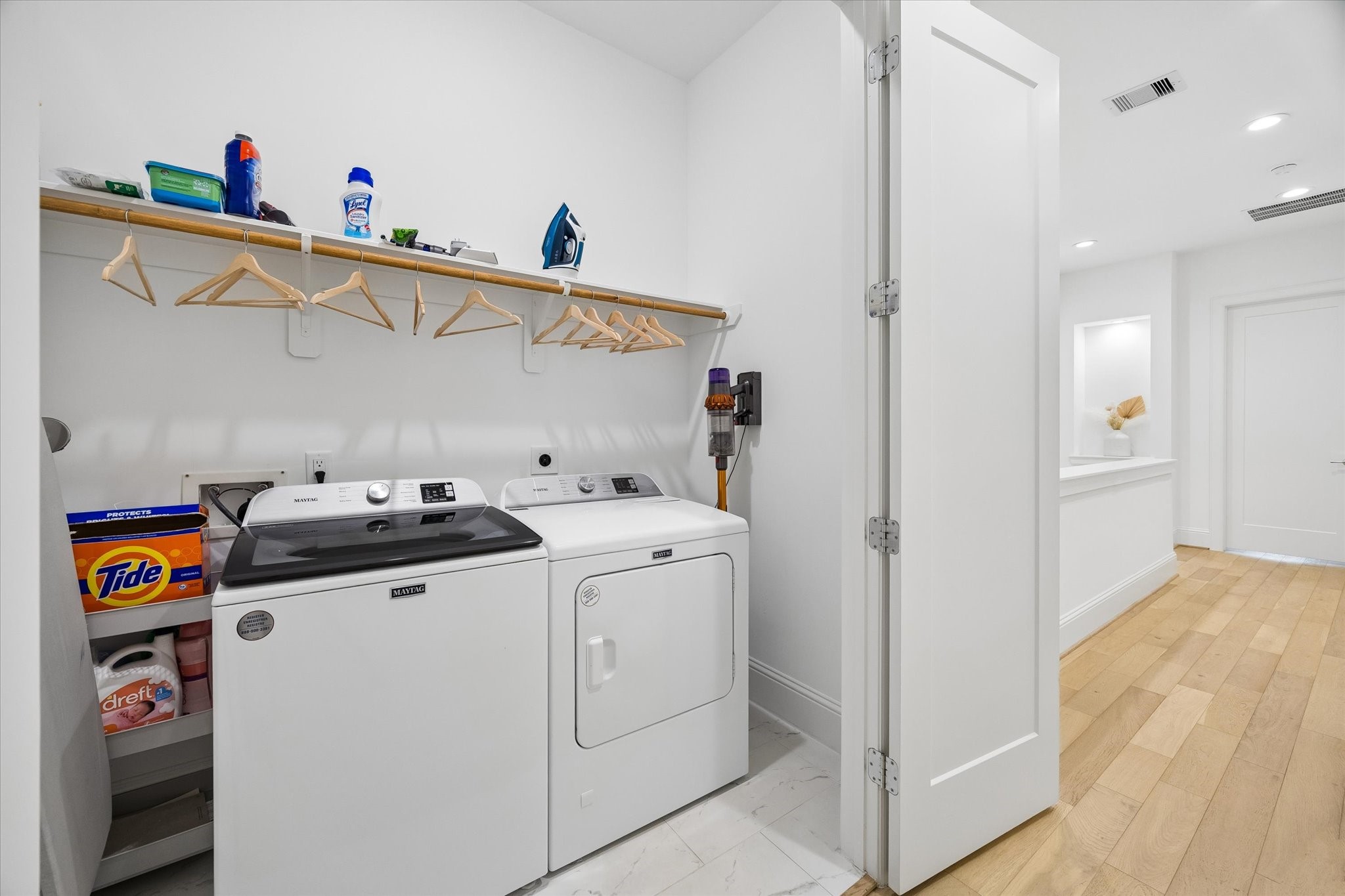 826 Nadine Street Property Photo 6