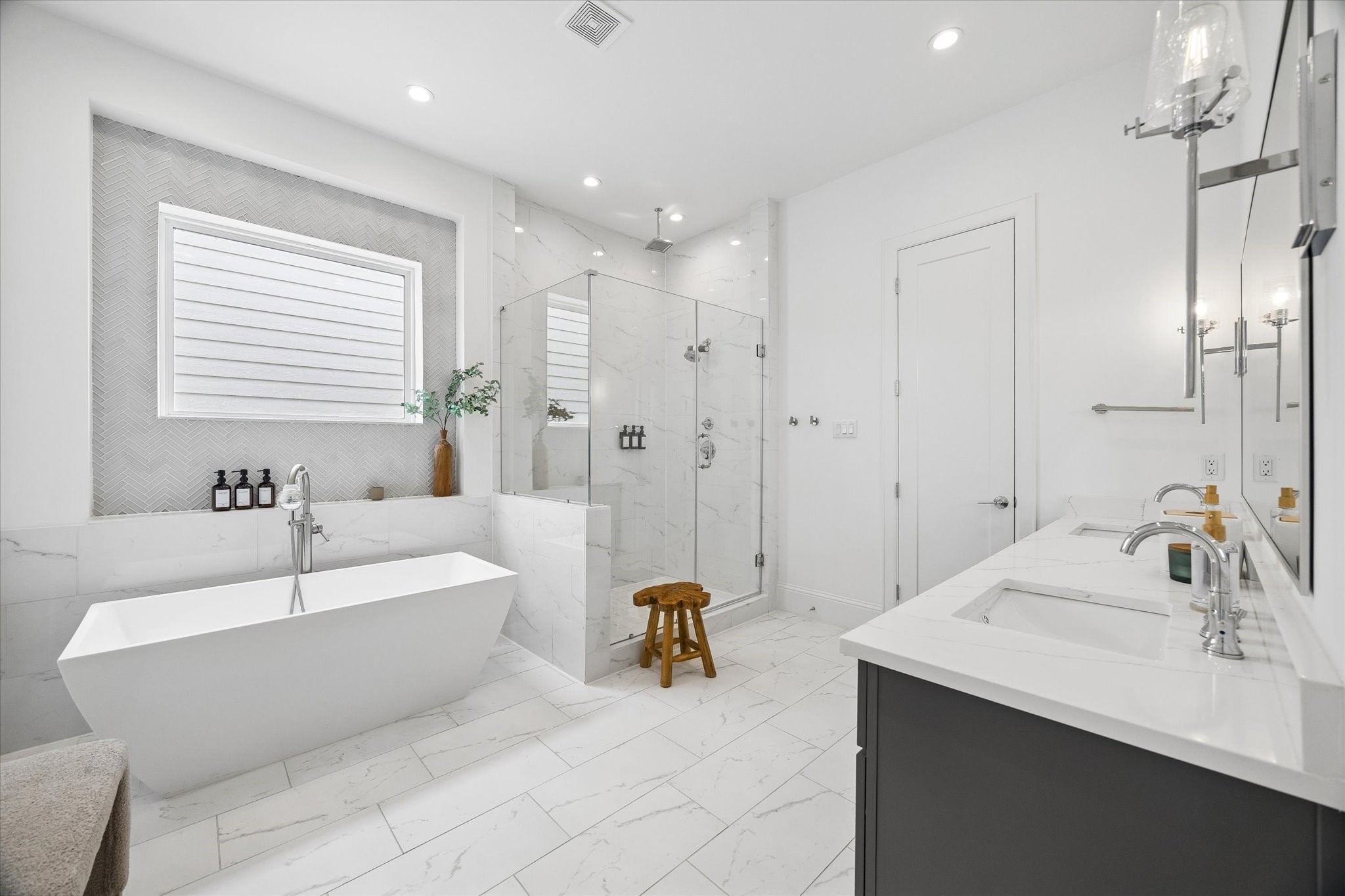 826 Nadine Street Property Photo 10