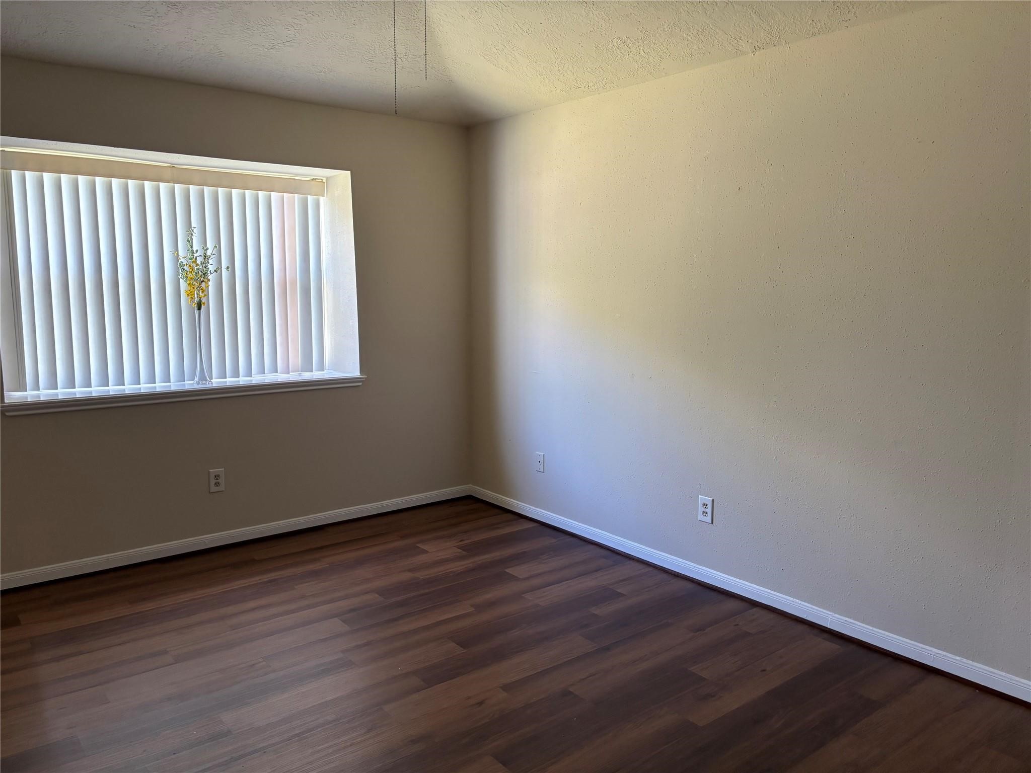 17090 Kilwinning Drive Property Photo 6