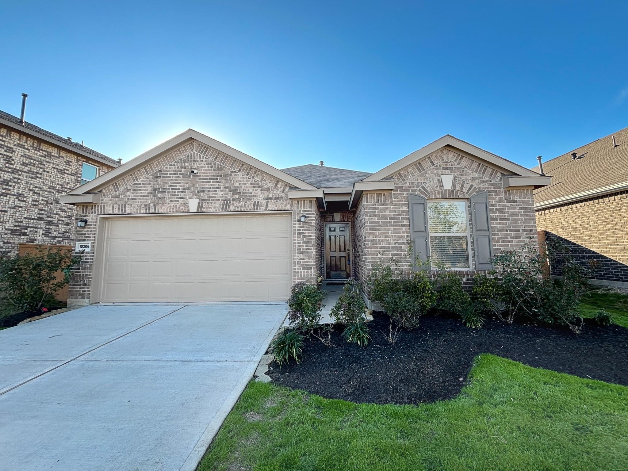 10306 Russell Pines Drive Property Photo 4