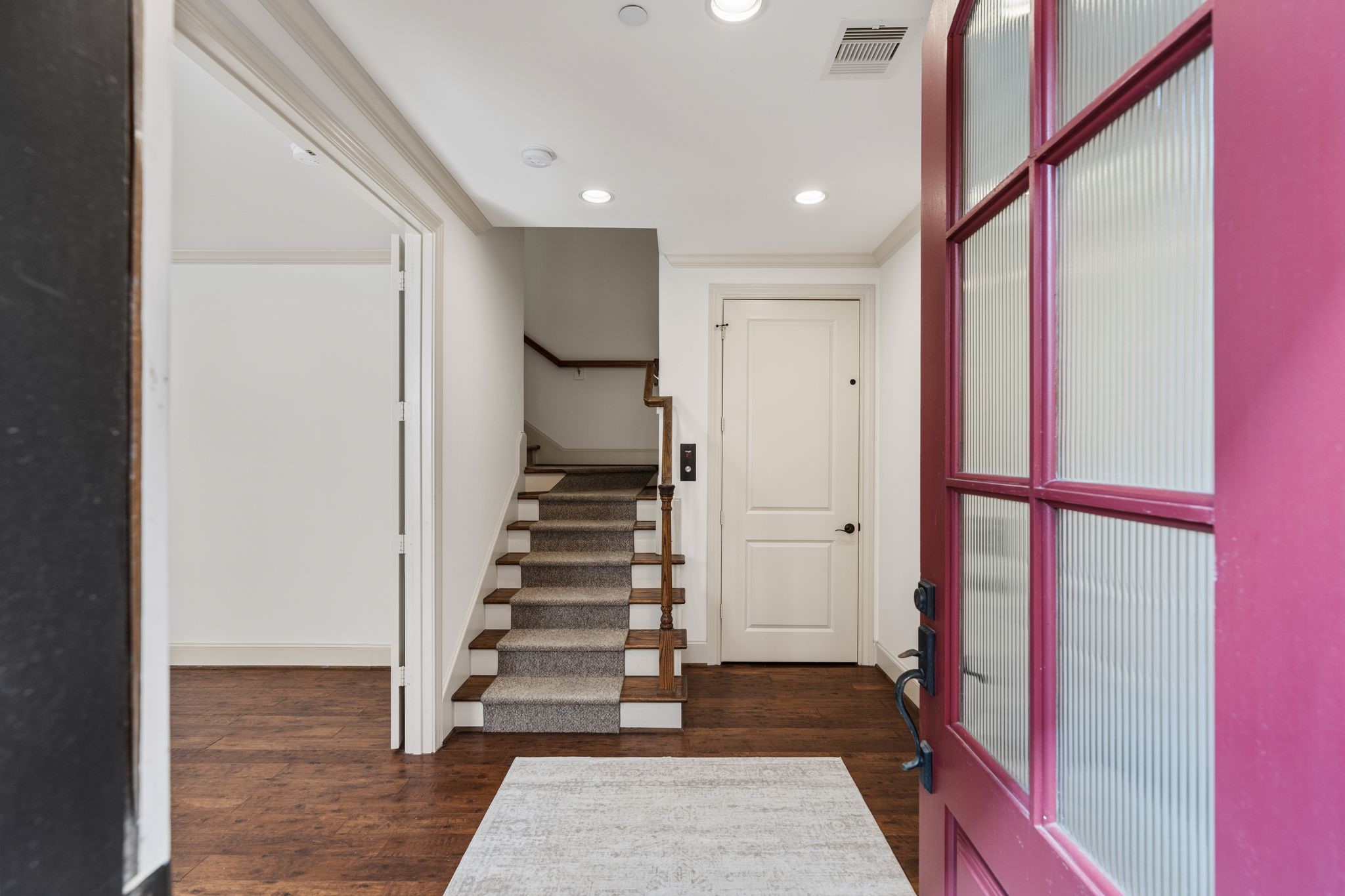 1303 W Bell Street Property Photo 4