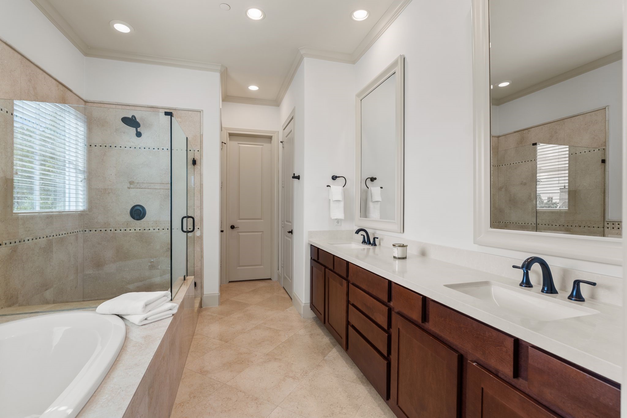 1303 W Bell Street Property Photo 21