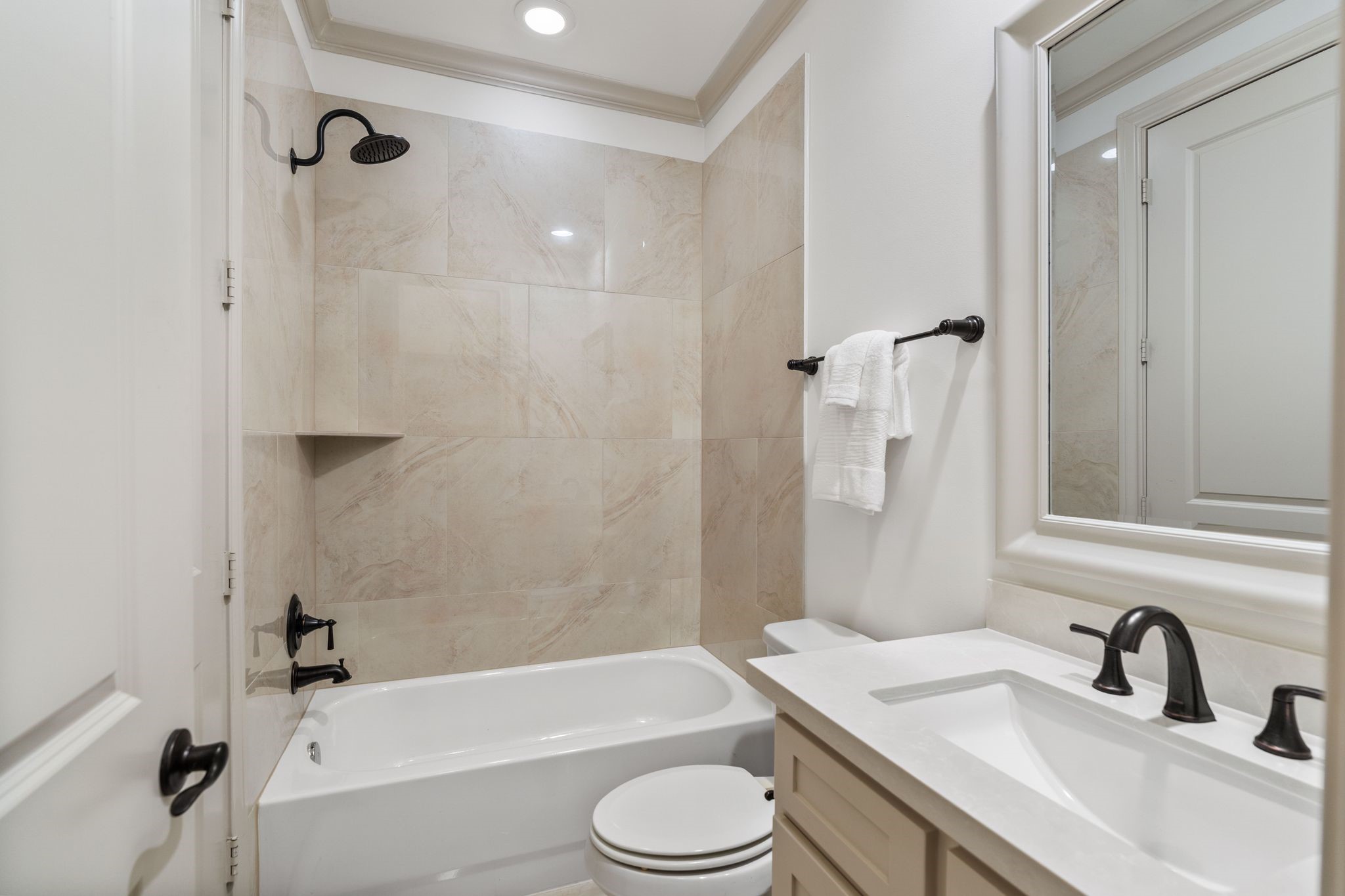 1303 W Bell Street Property Photo 30