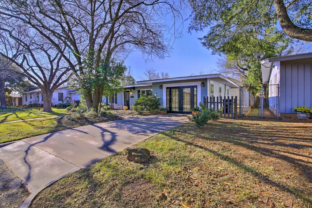 811 W Schubert Street Property Photo 2