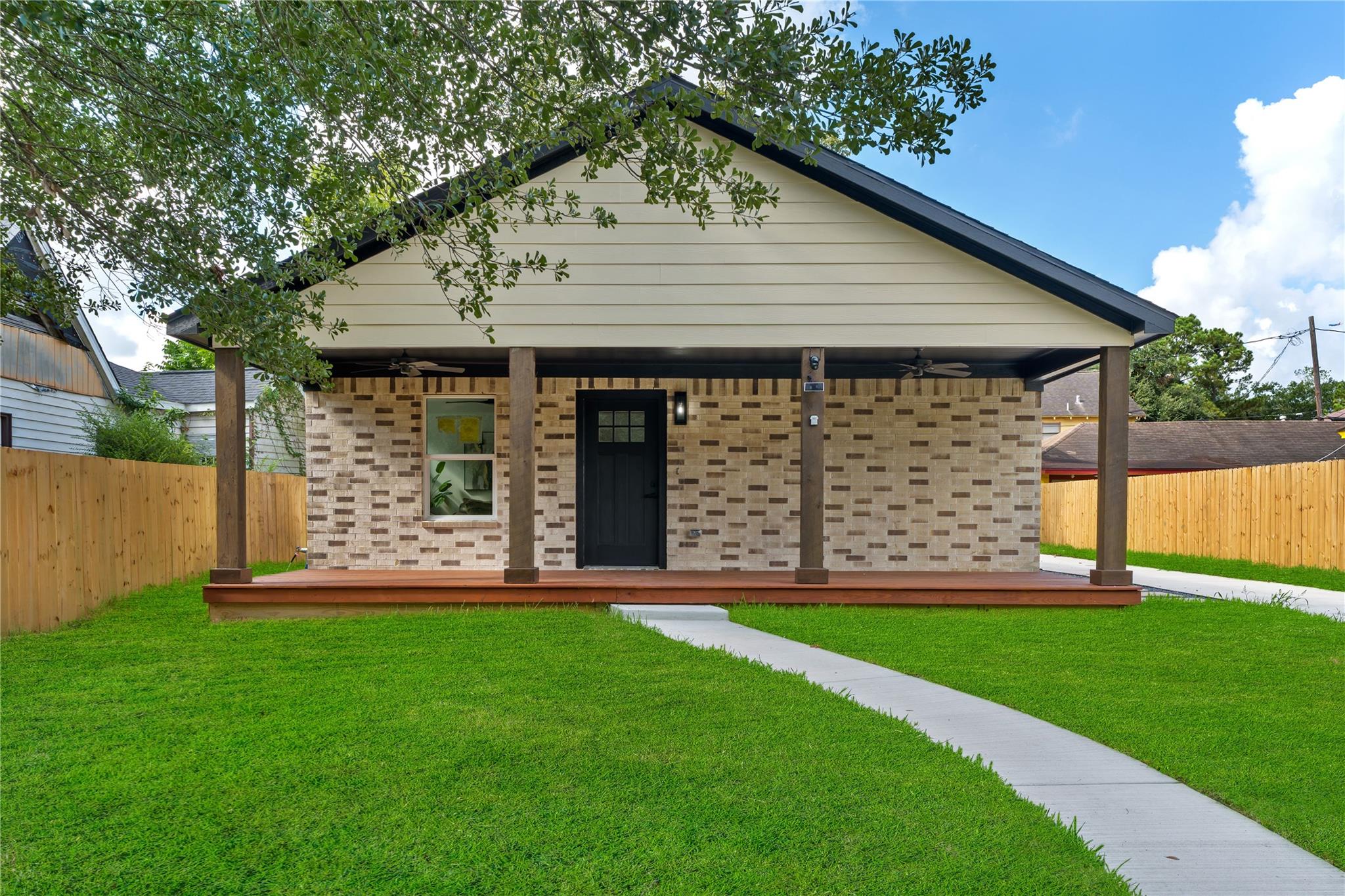 1408 Pearson Street Property Photo 2