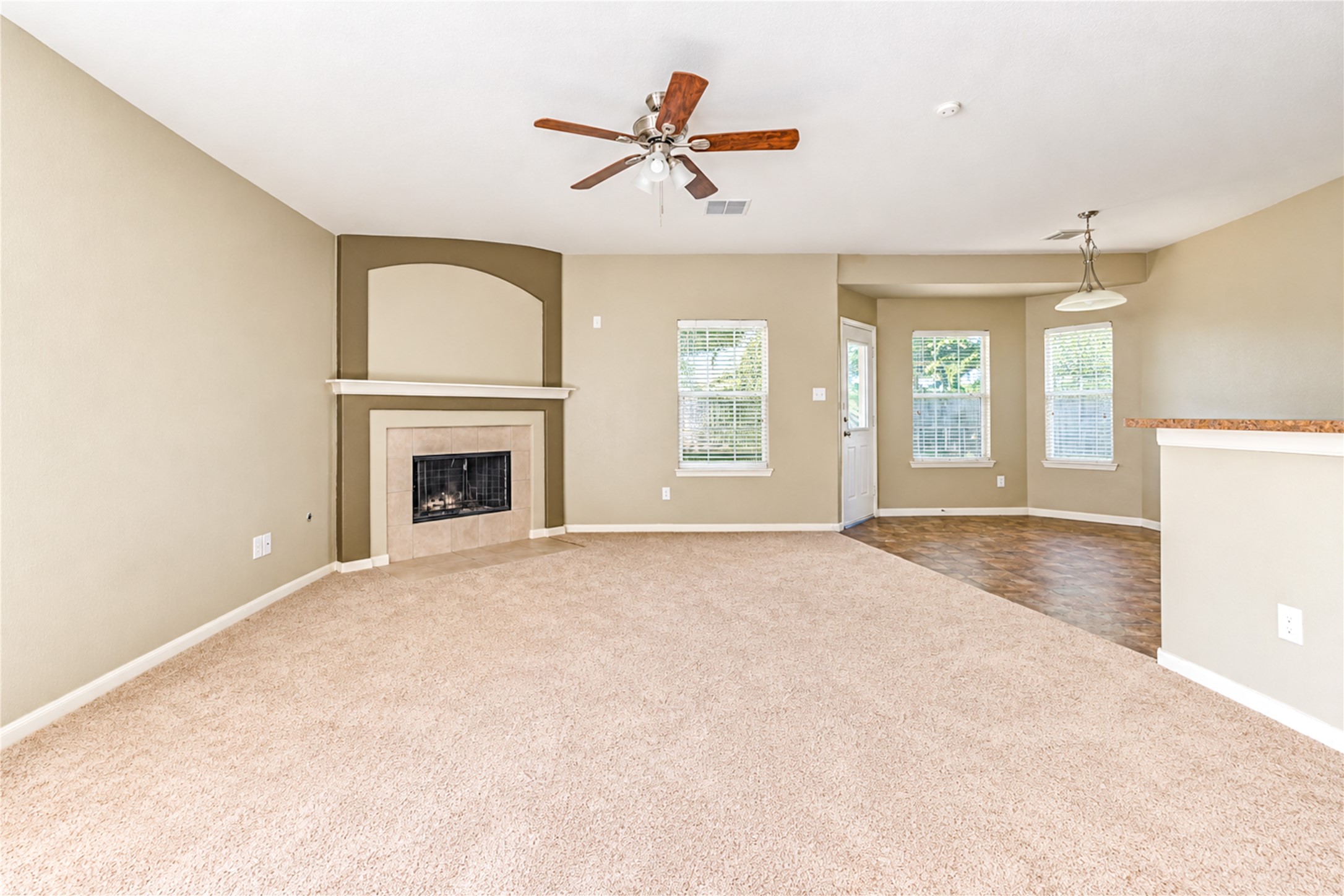 25203 Spring Iris Lane Property Photo 5