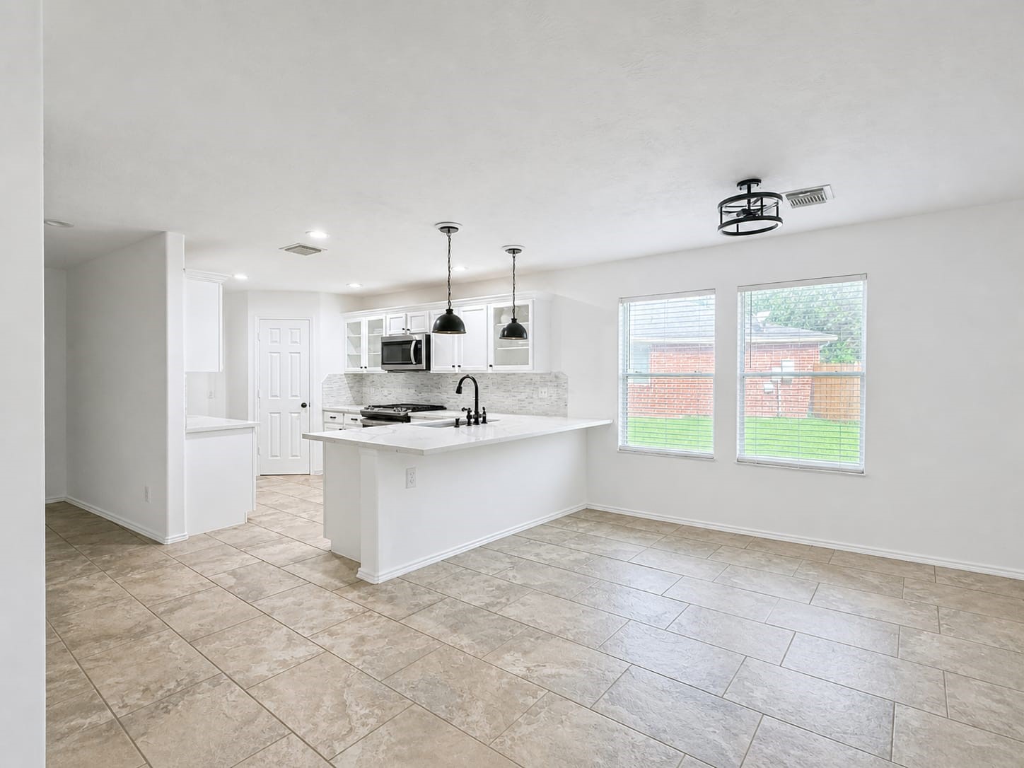 1011 Backland Court Property Photo 7