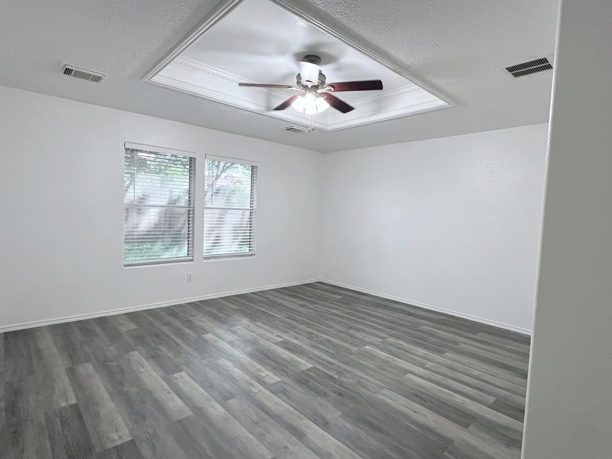 1011 Backland Court Property Photo 23