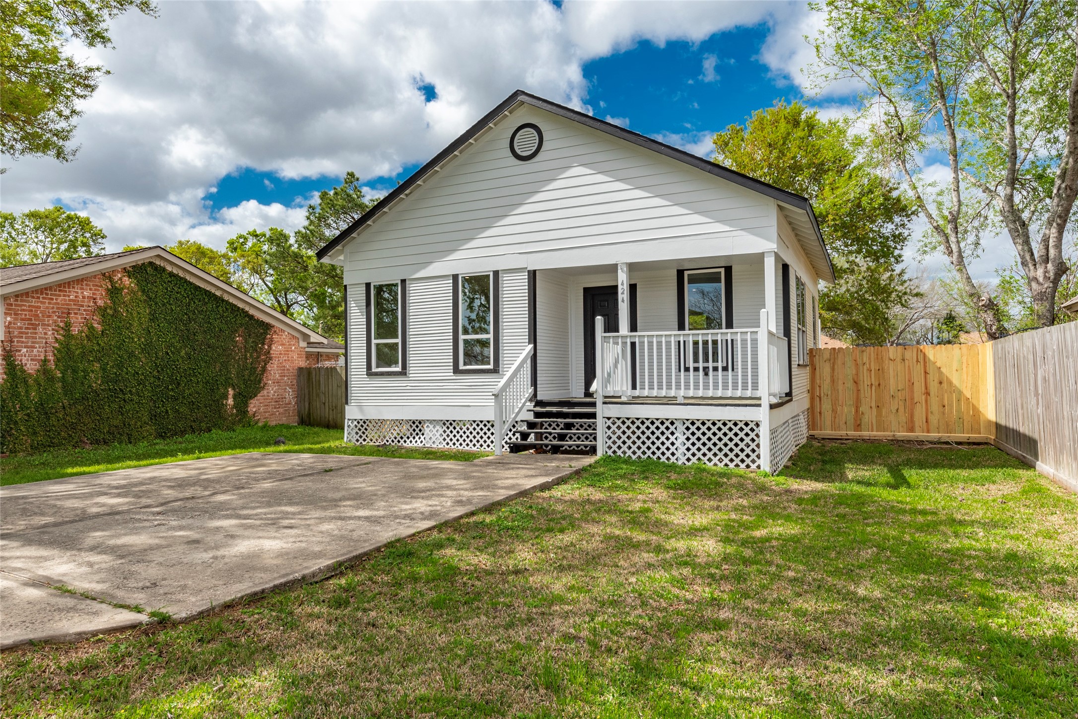 424 S Nugent Street Property Photo