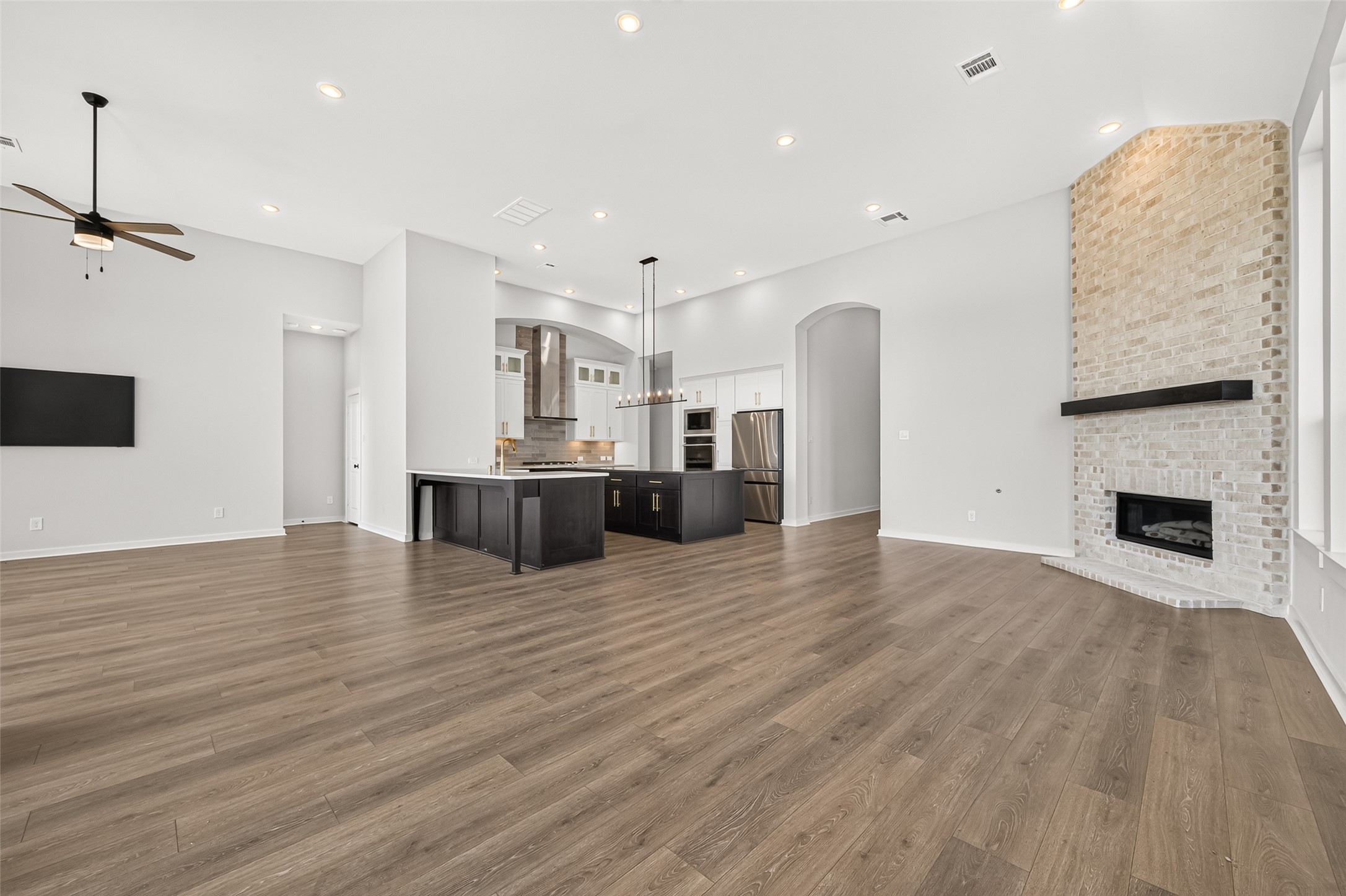 8818 Blue Grotto Lane Property Photo 4