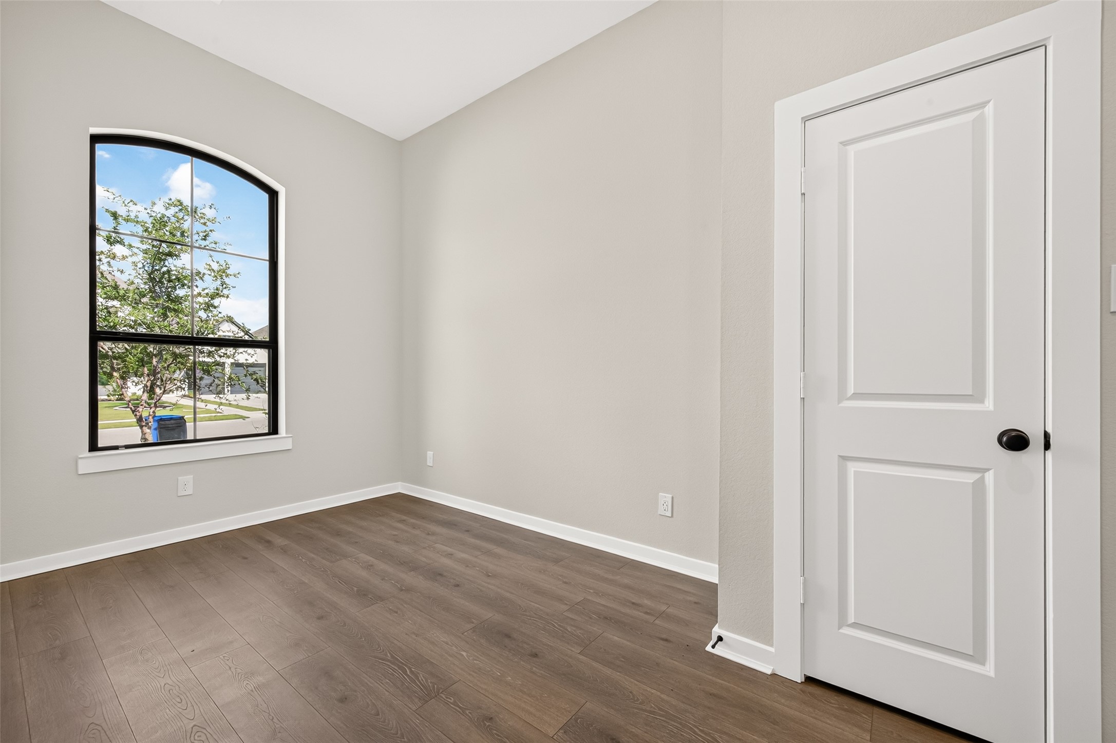 8818 Blue Grotto Lane Property Photo 17
