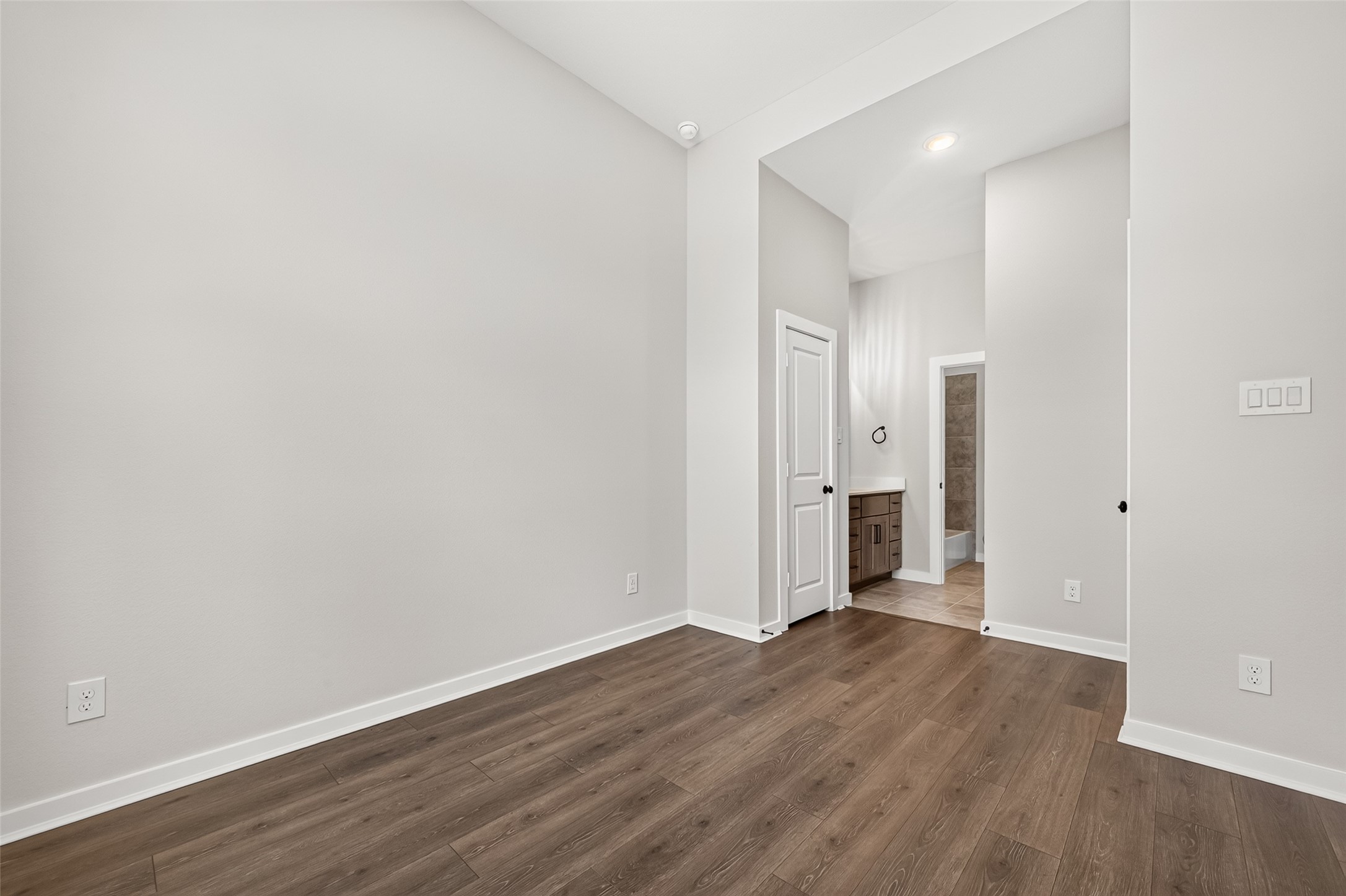 8818 Blue Grotto Lane Property Photo 18