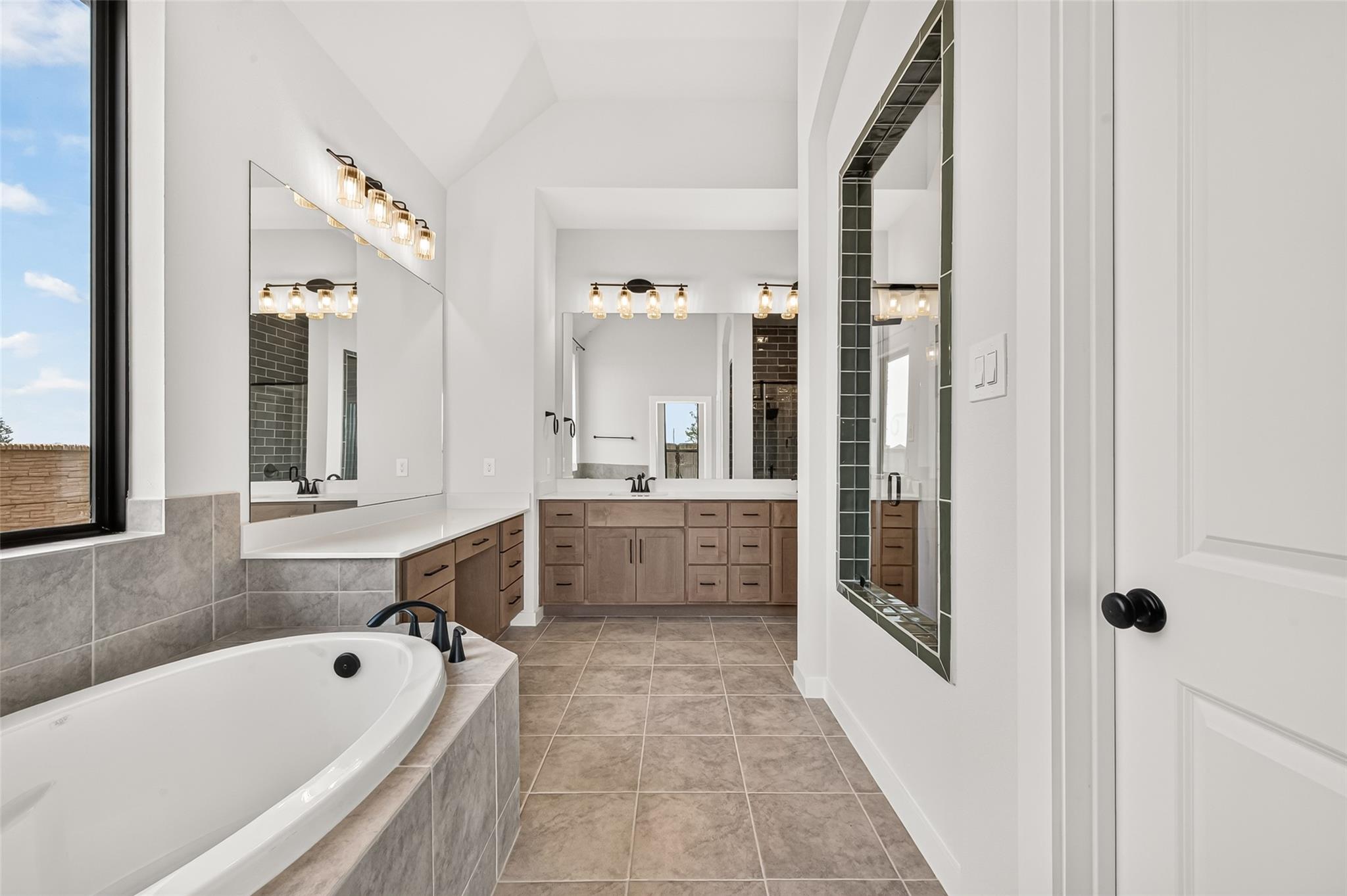 8818 Blue Grotto Lane Property Photo 33