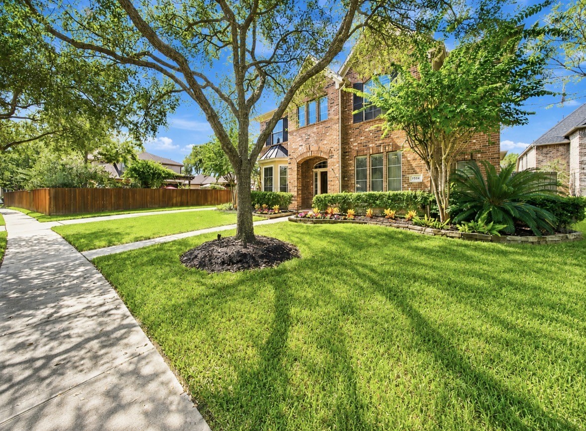 8734 Stowe Creek Lane Property Photo 1