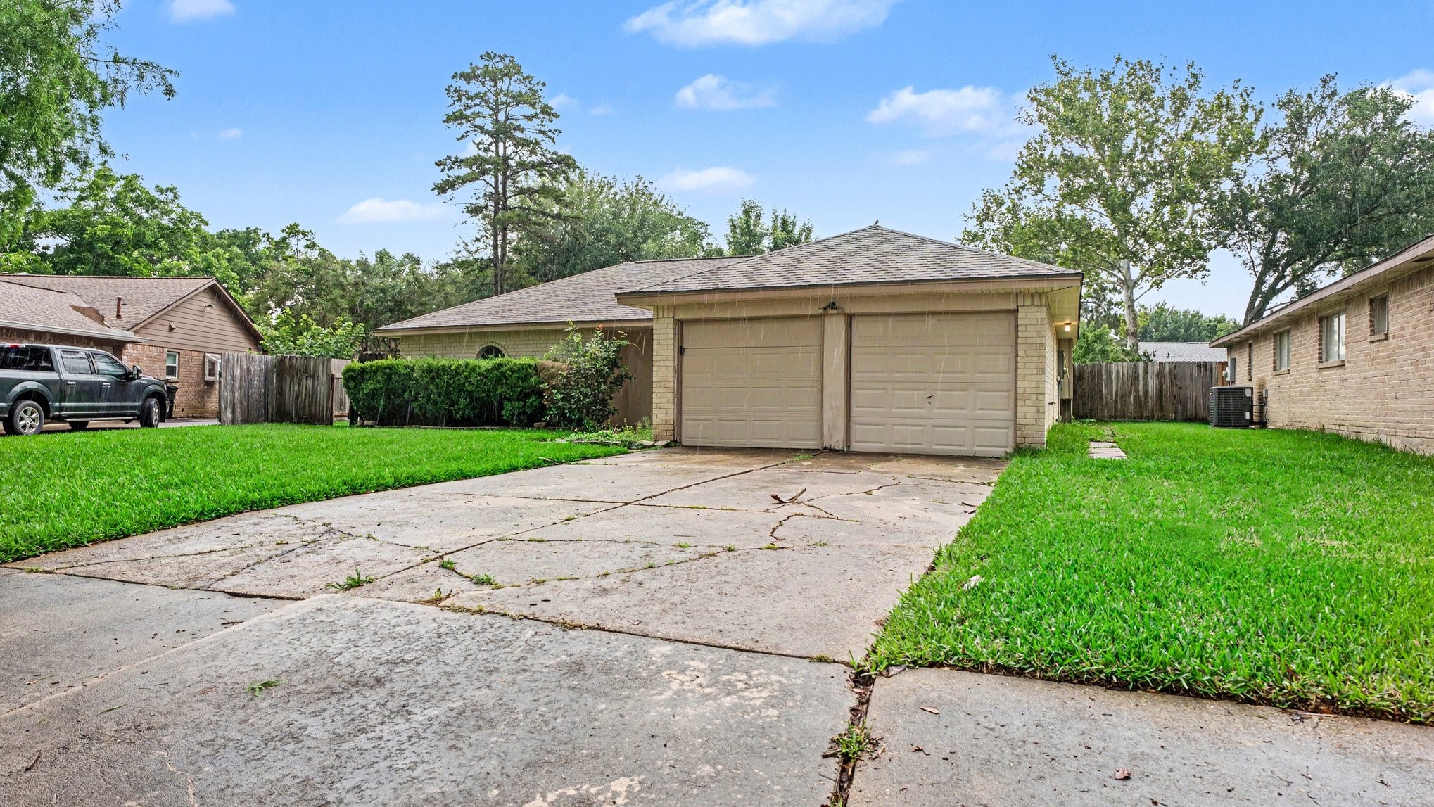 16107 Barcelona Drive Property Photo 2