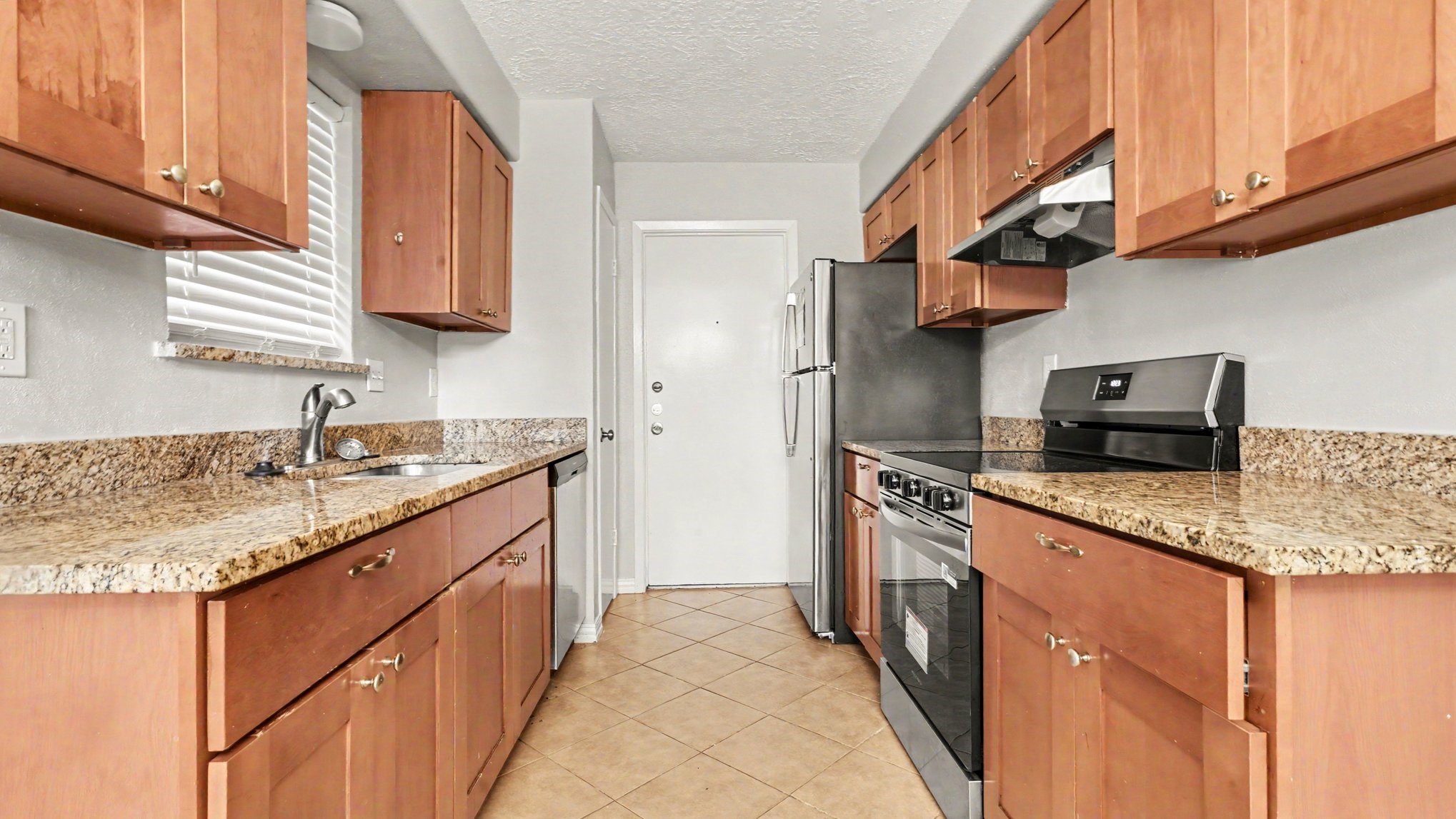 16107 Barcelona Drive Property Photo 4