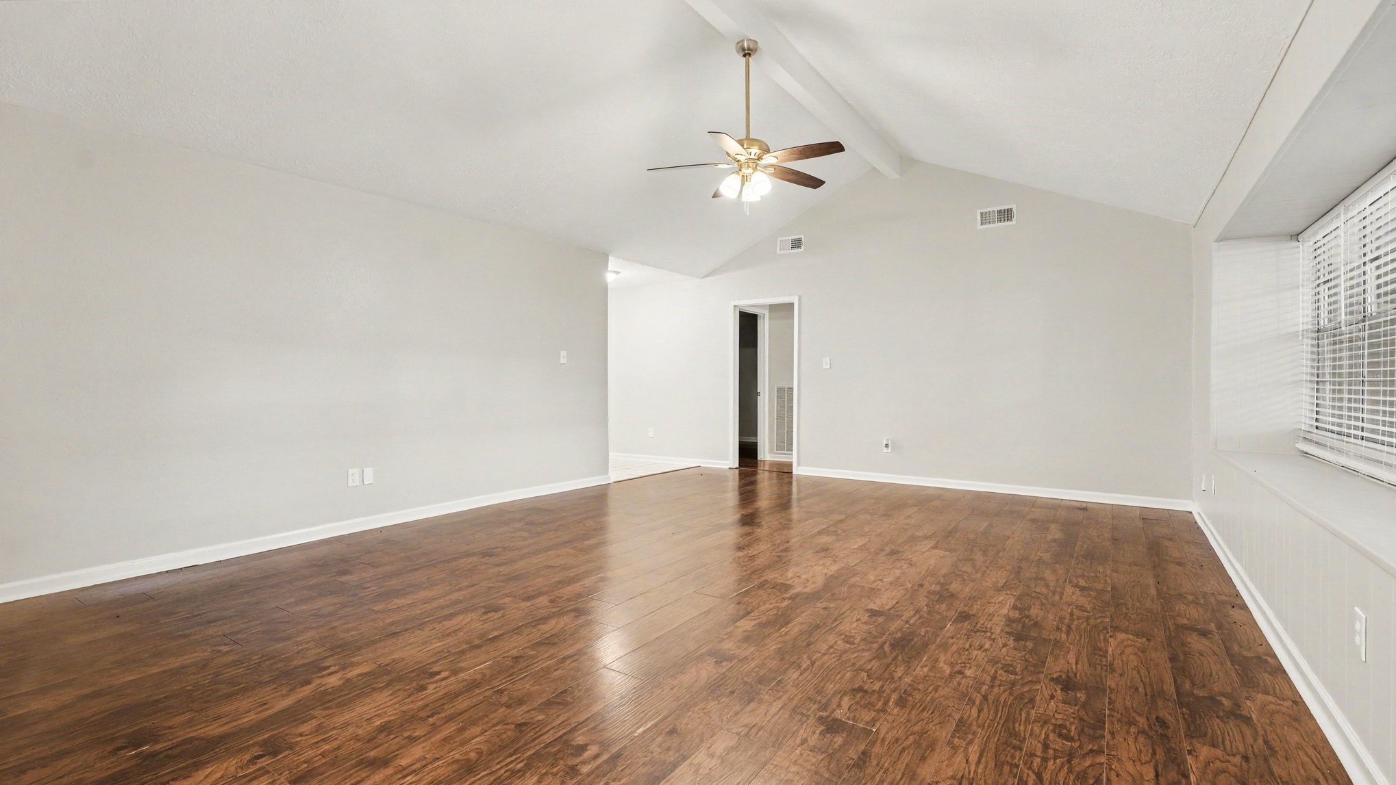16107 Barcelona Drive Property Photo 9