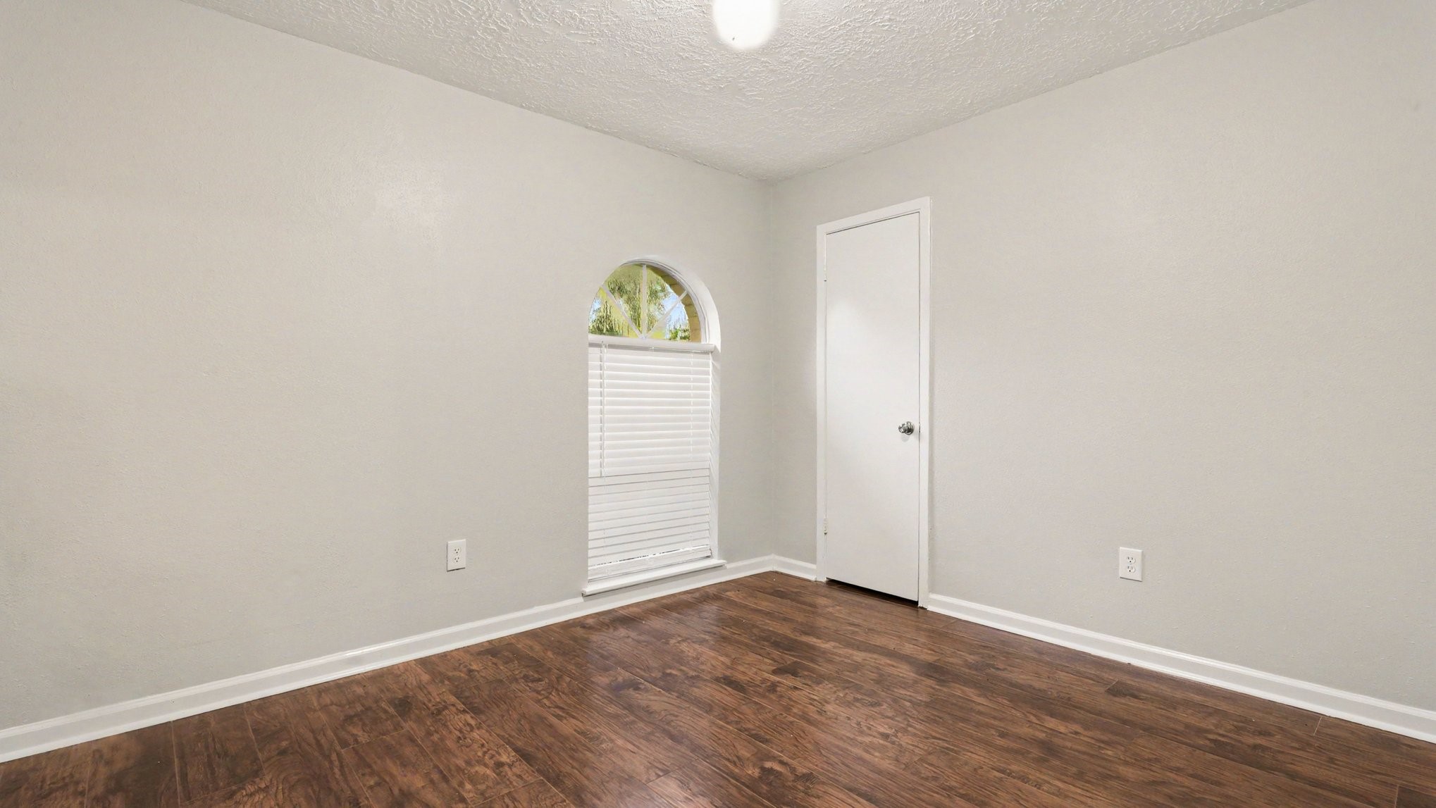 16107 Barcelona Drive Property Photo 10