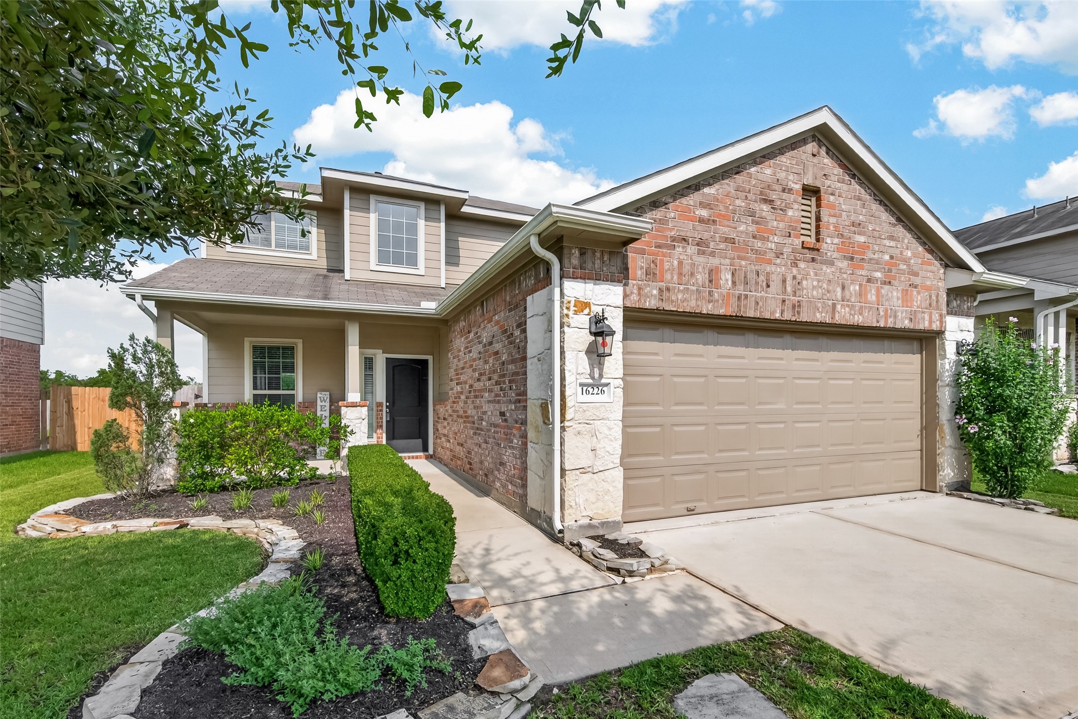 16226 Westley Ridge Drive Property Photo 2